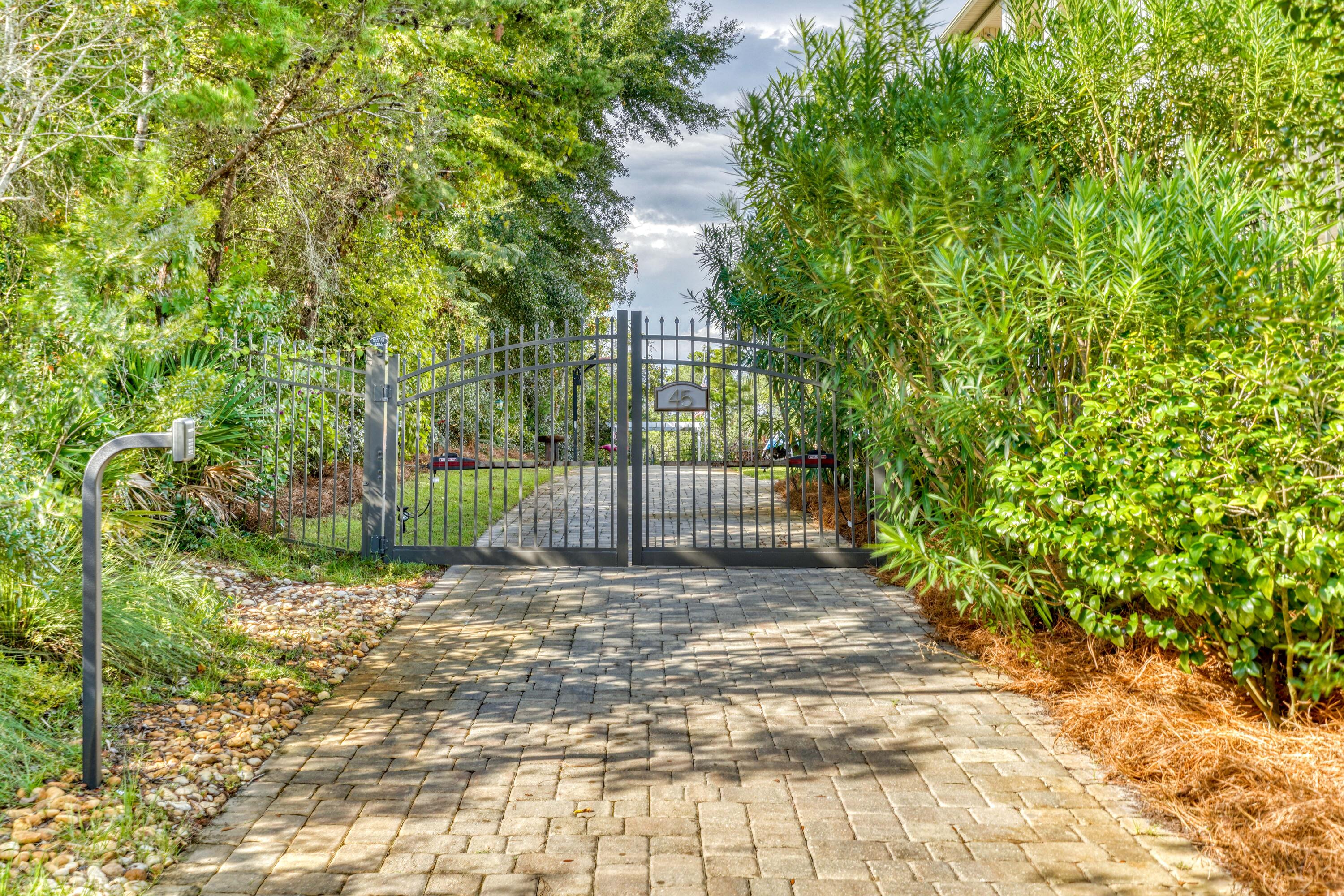 GULF PINES - Residential