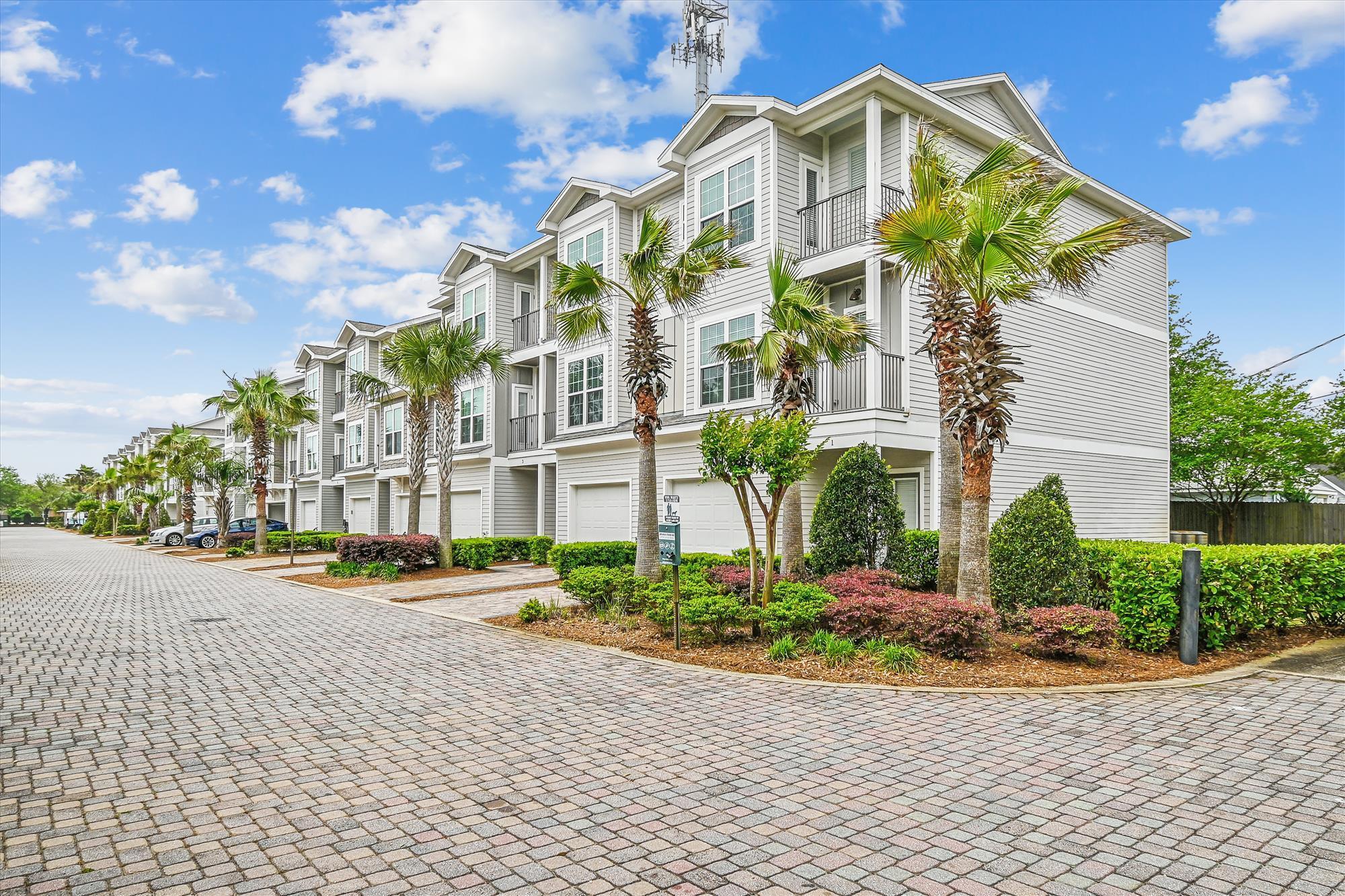 Driftwood Drive Townhomes - Residential