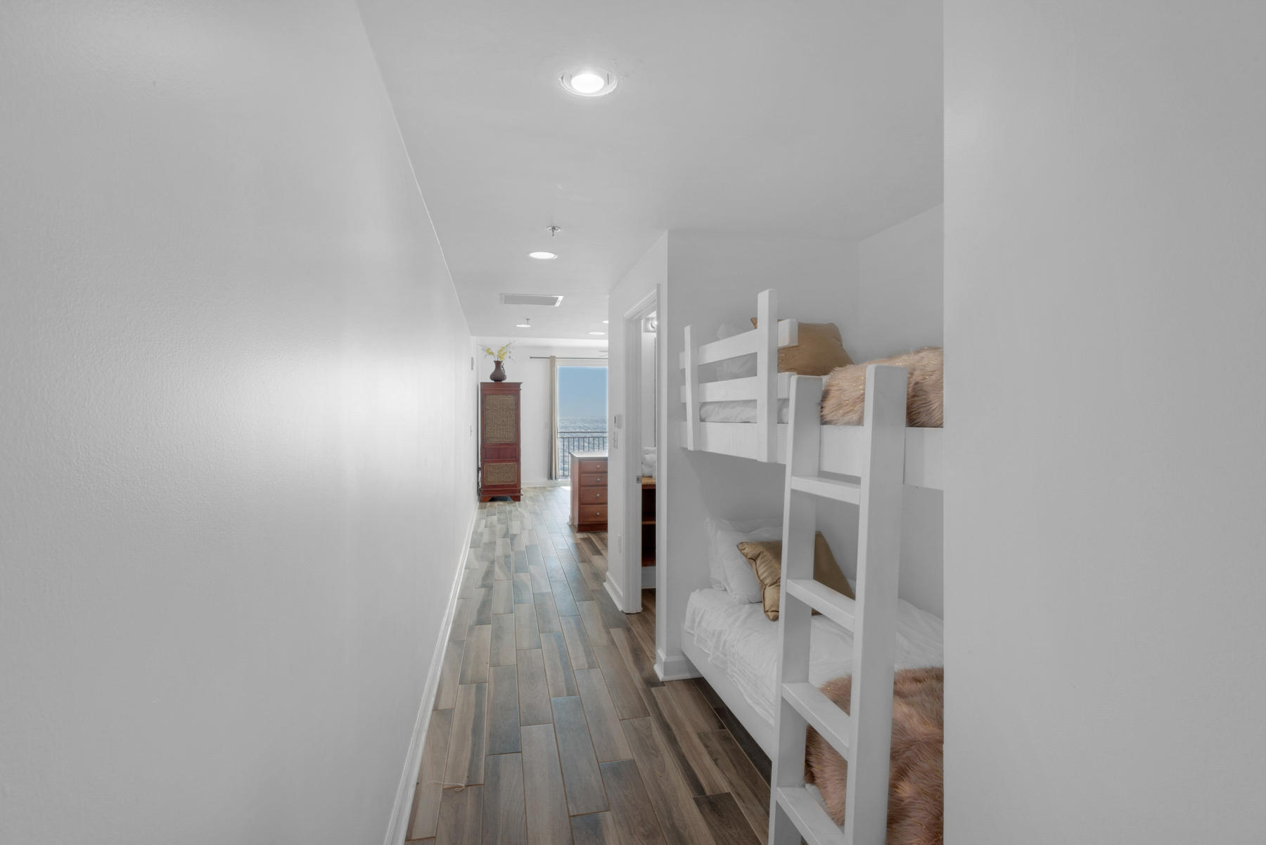 SPLASH CONDO - Residential