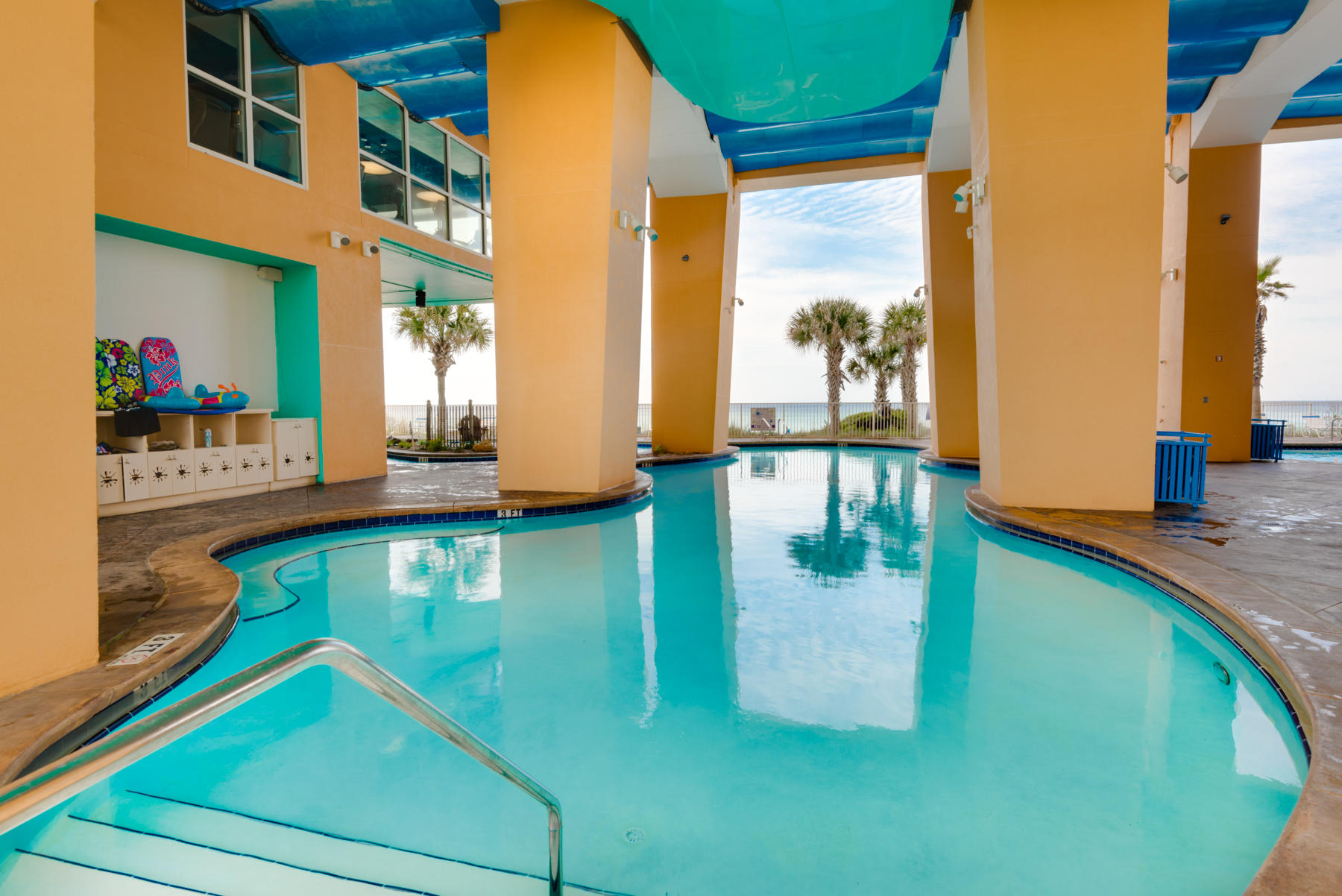 SPLASH CONDO - Residential