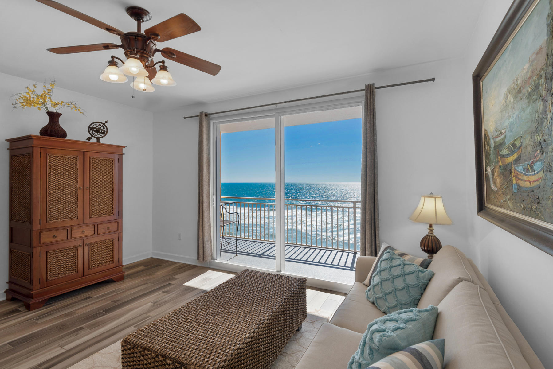 SPLASH CONDO - Residential