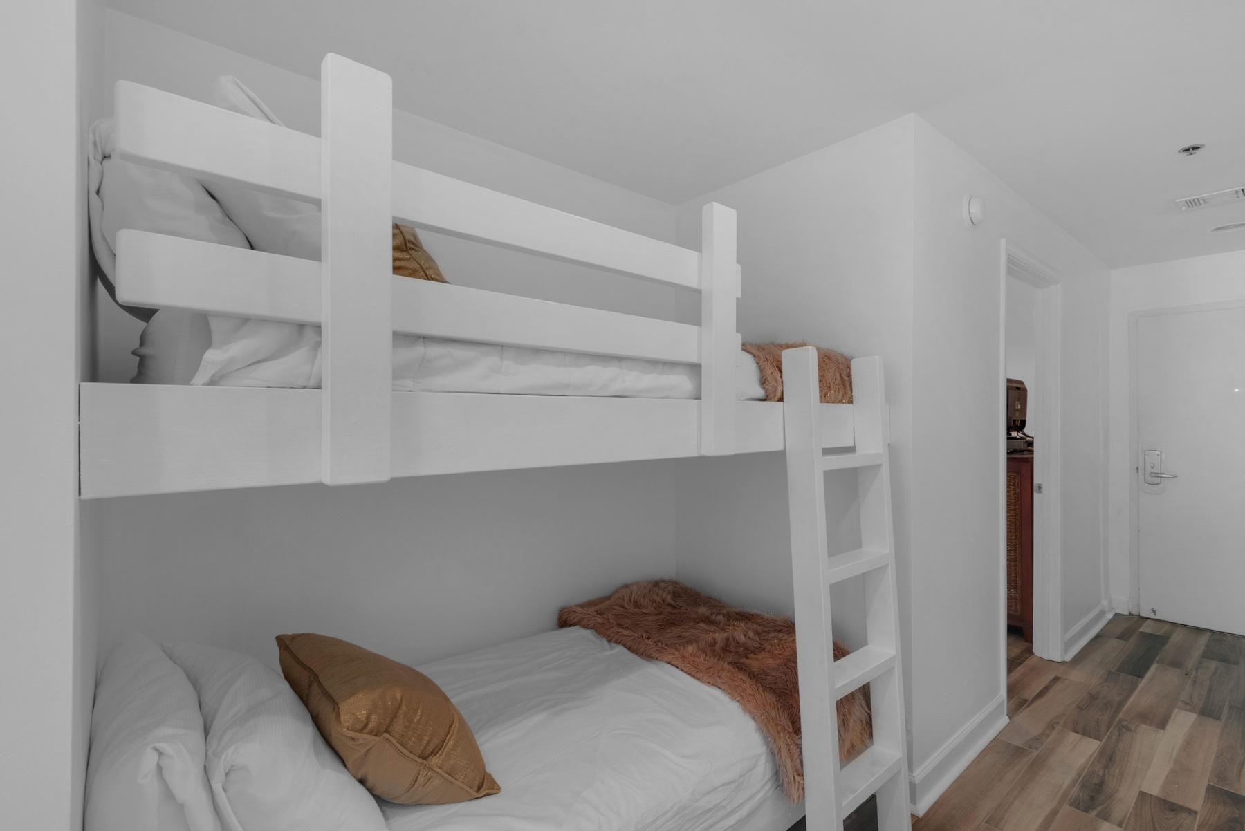 SPLASH CONDO - Residential