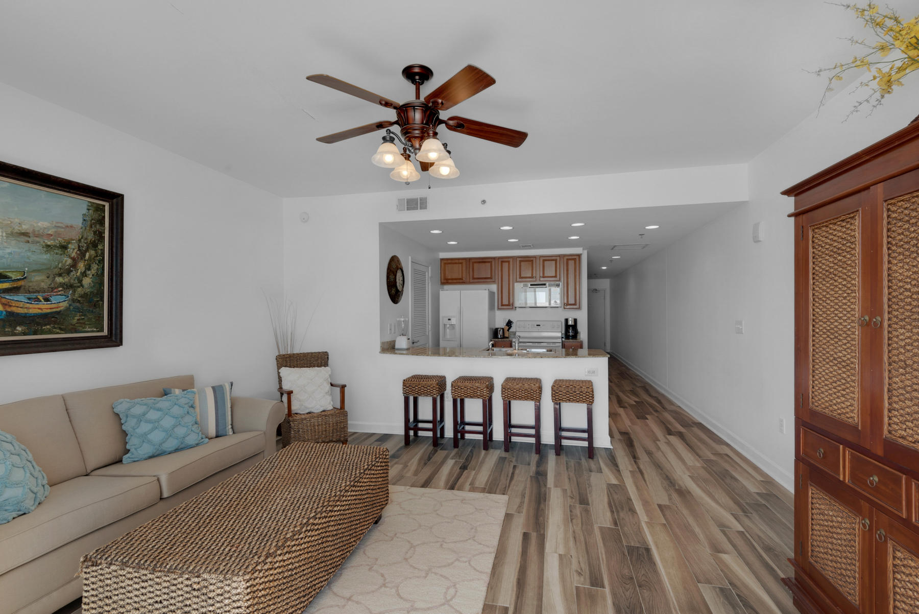 SPLASH CONDO - Residential