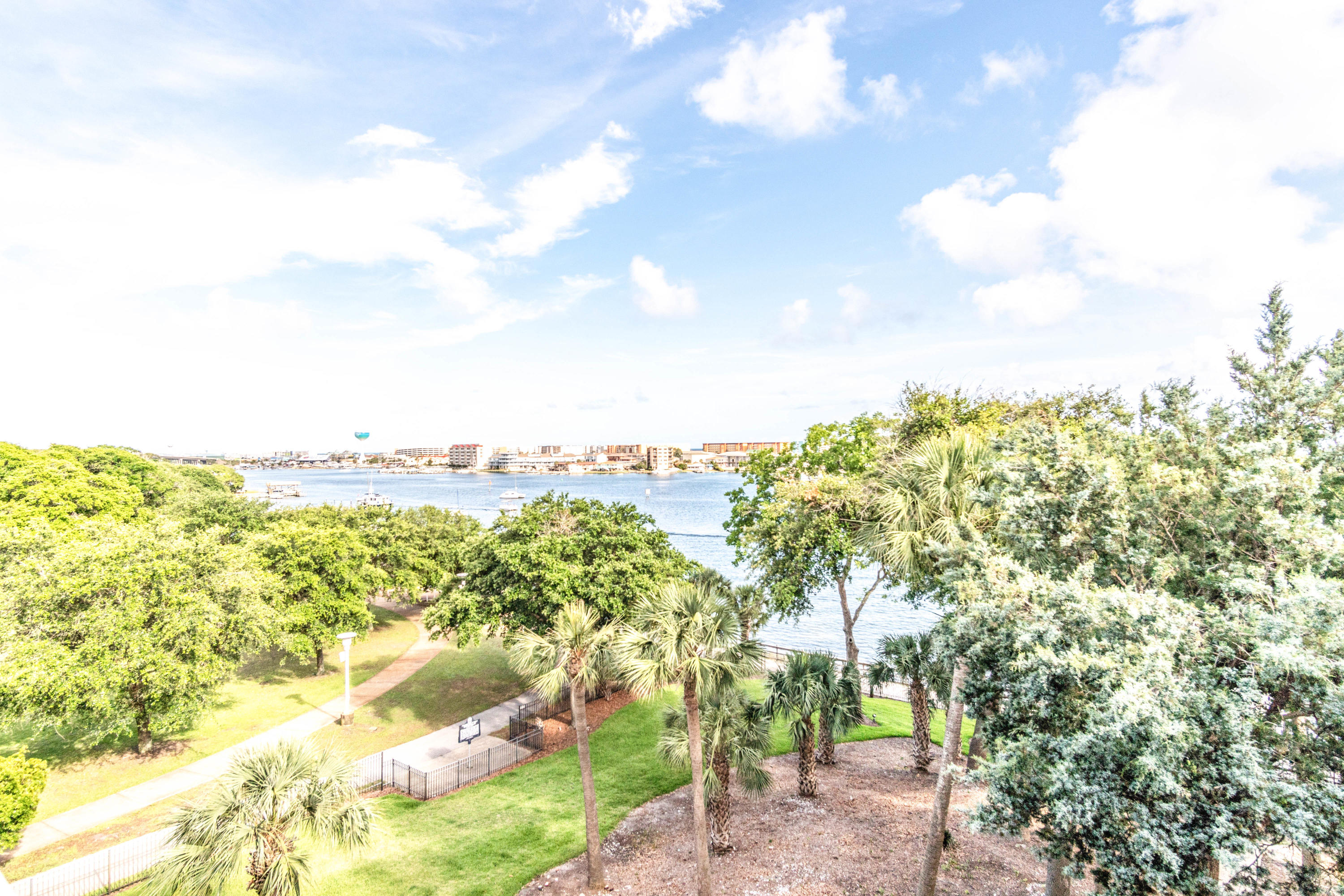 INDIANOLA ON THE WATER - Residential