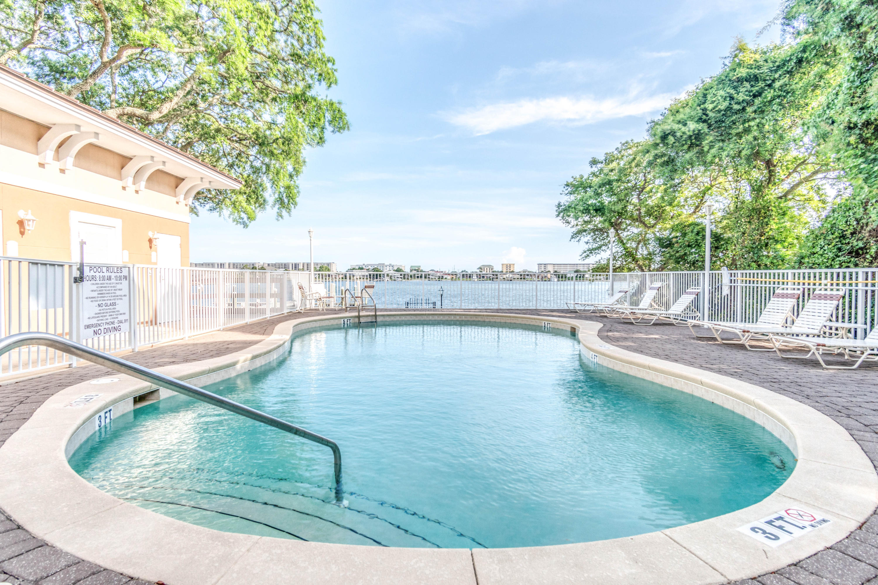 INDIANOLA ON THE WATER - Residential