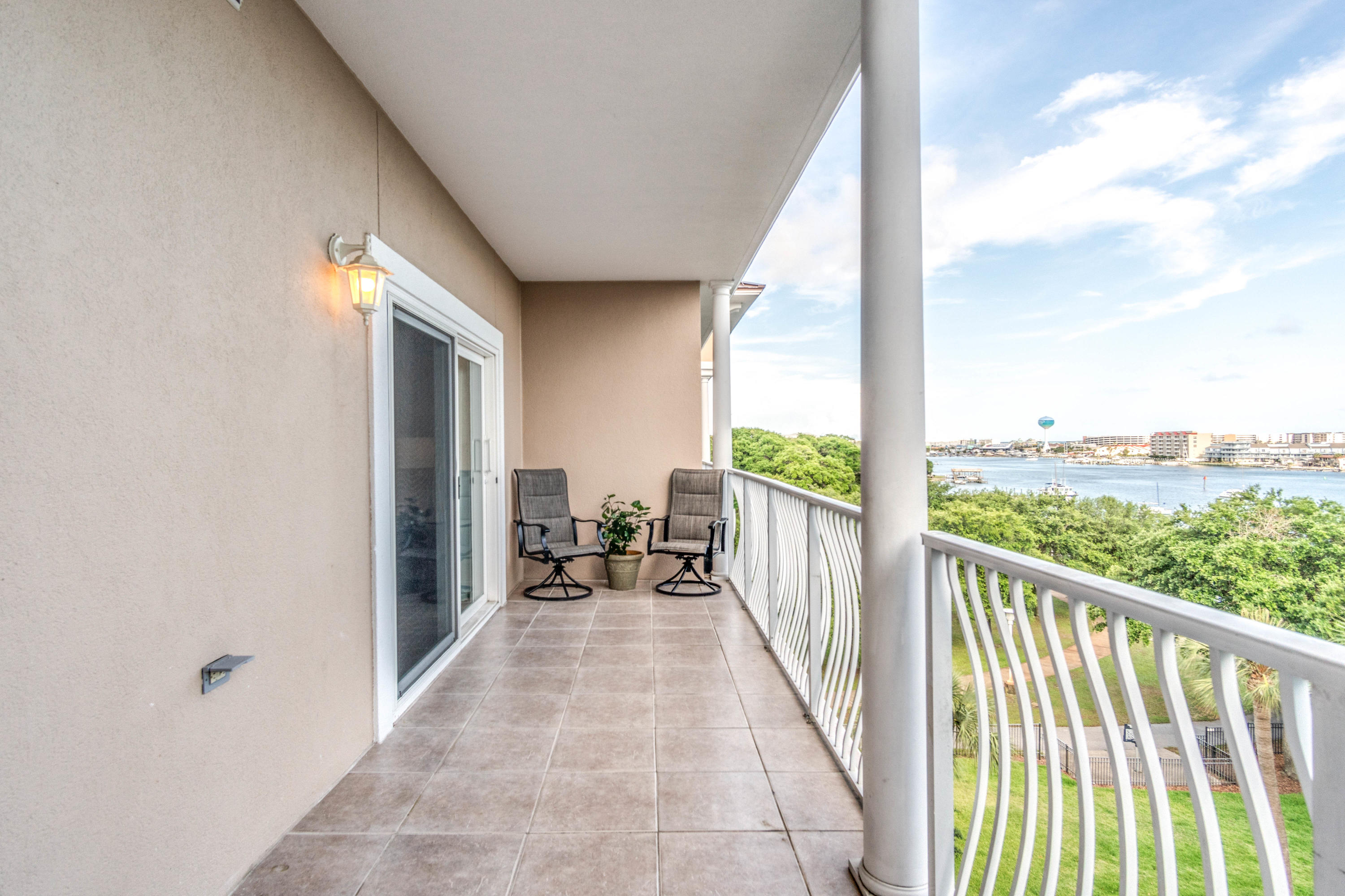 INDIANOLA ON THE WATER - Residential