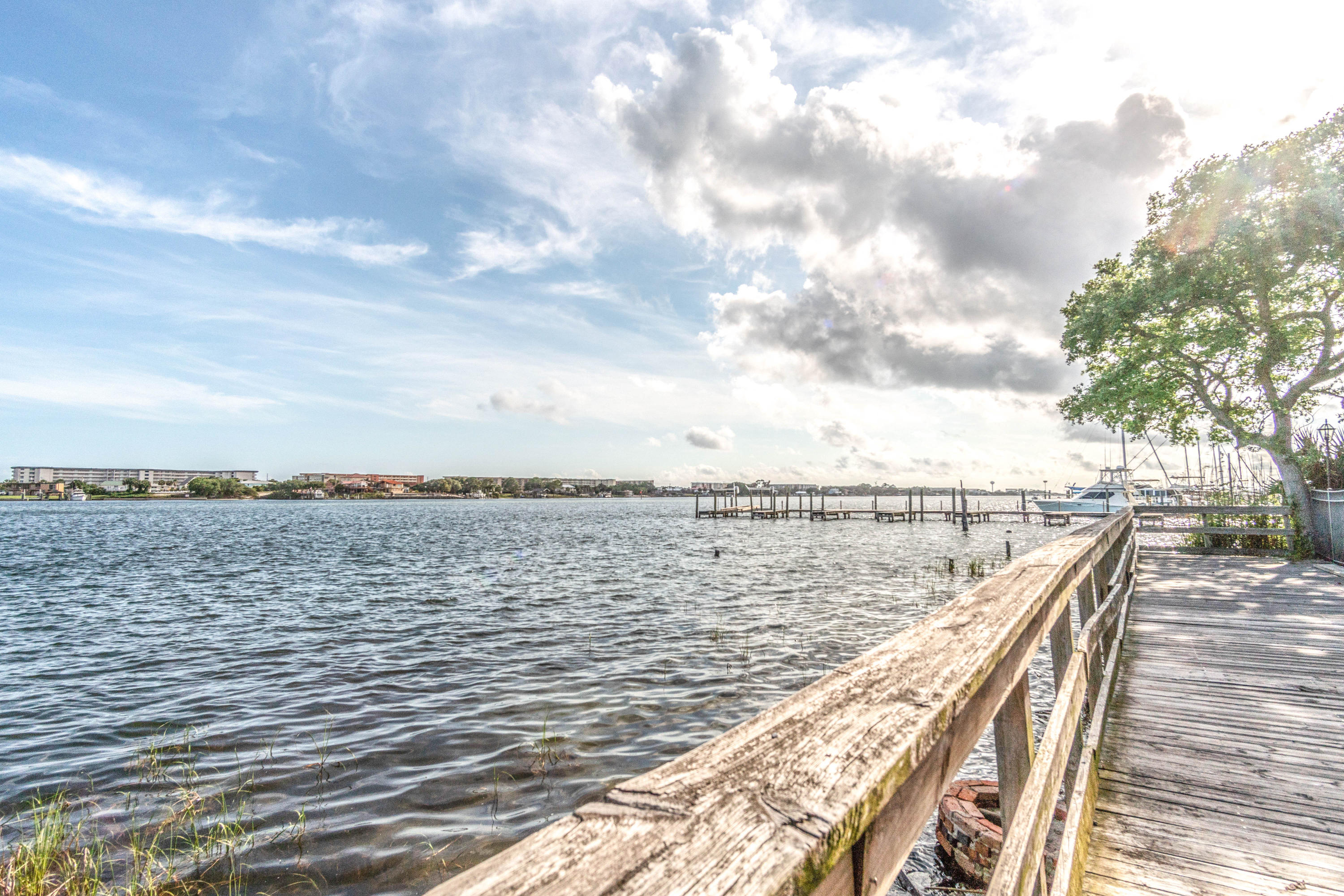 INDIANOLA ON THE WATER - Residential