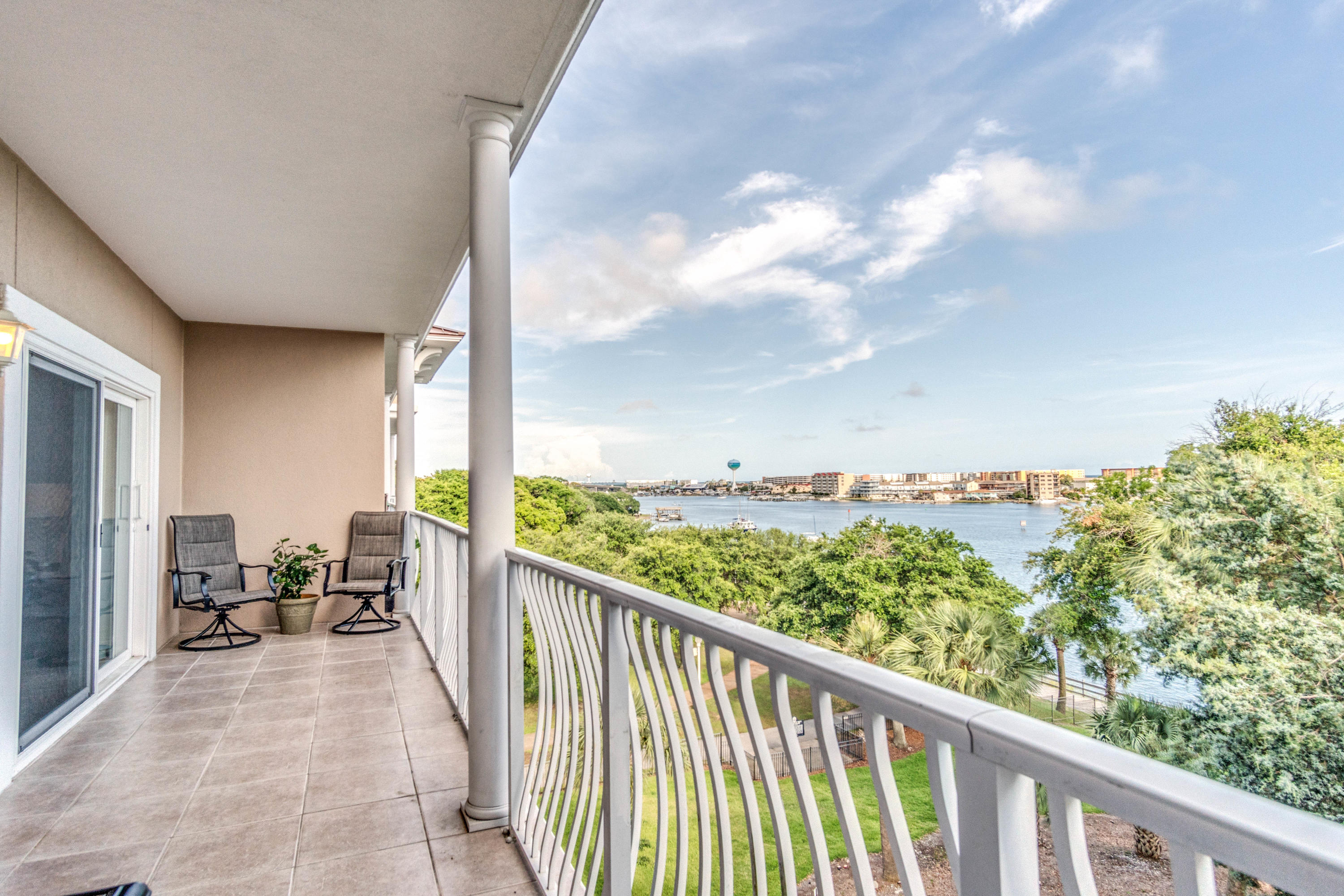 INDIANOLA ON THE WATER - Residential