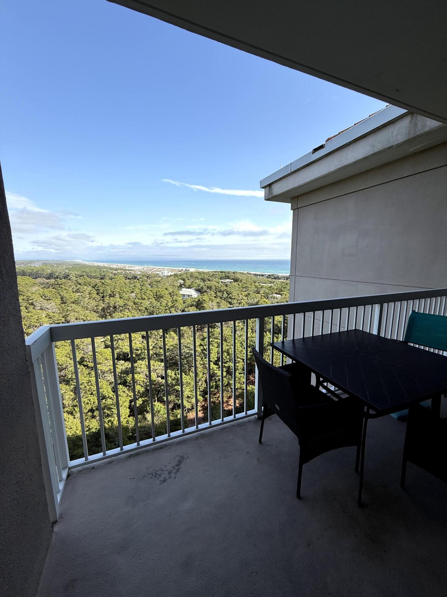 SUMMIT AT TOPS'L (THE) - Residential Lease