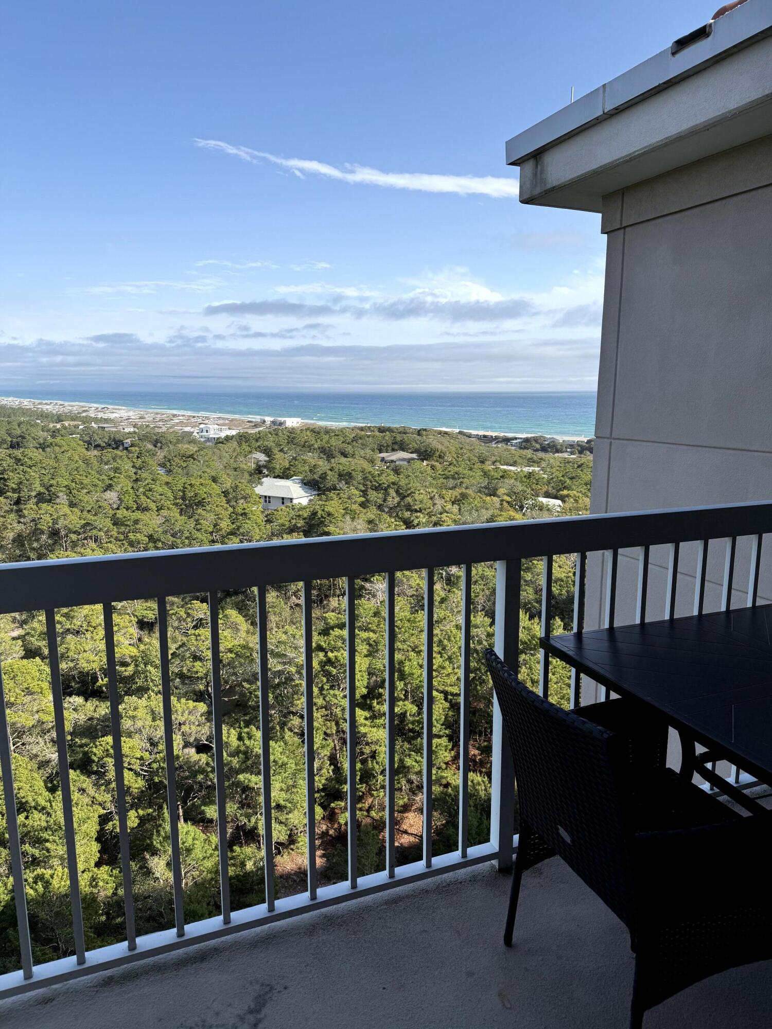 SUMMIT AT TOPS'L (THE) - Residential Lease