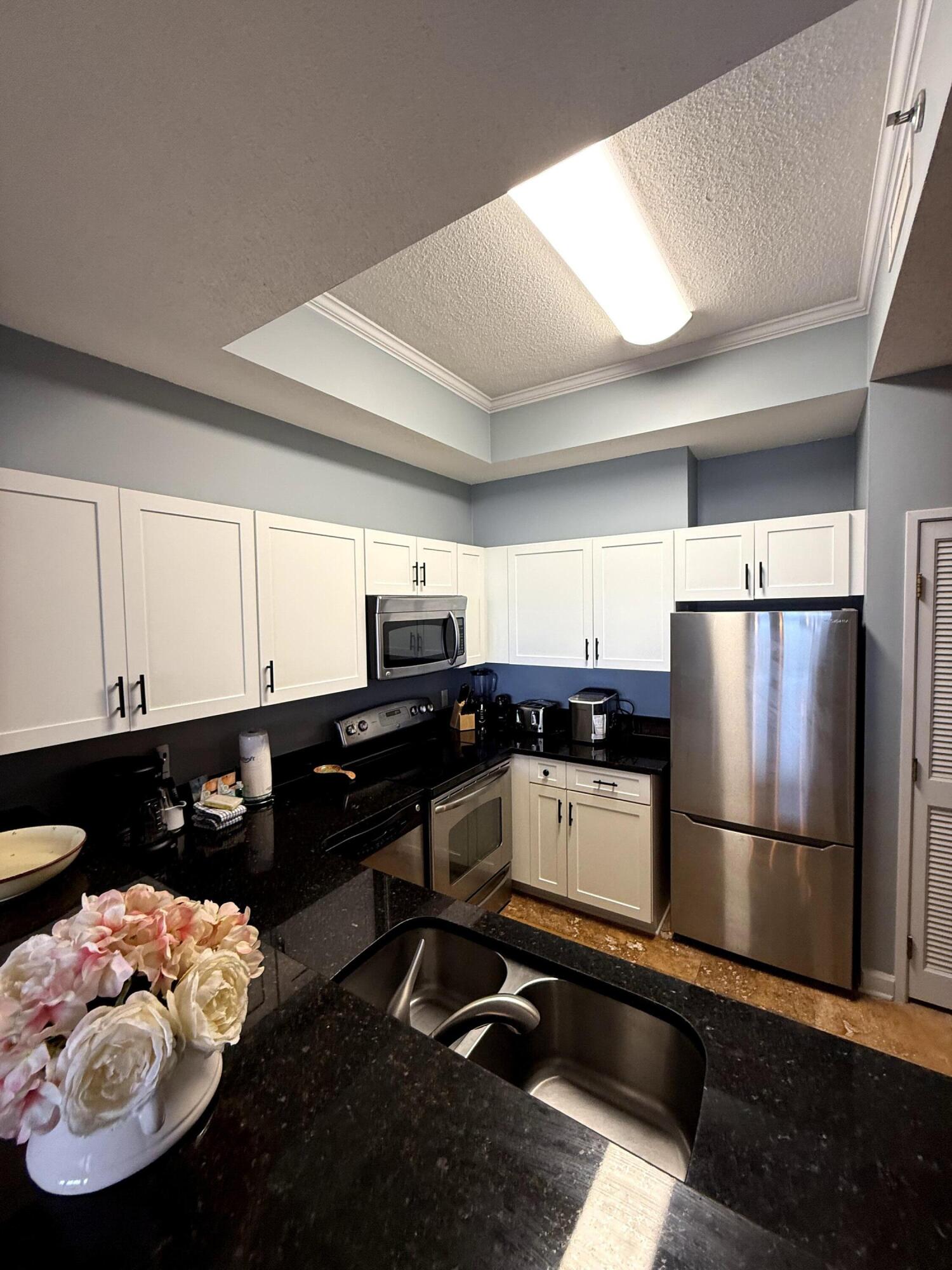 SUMMIT AT TOPS'L (THE) - Residential Lease