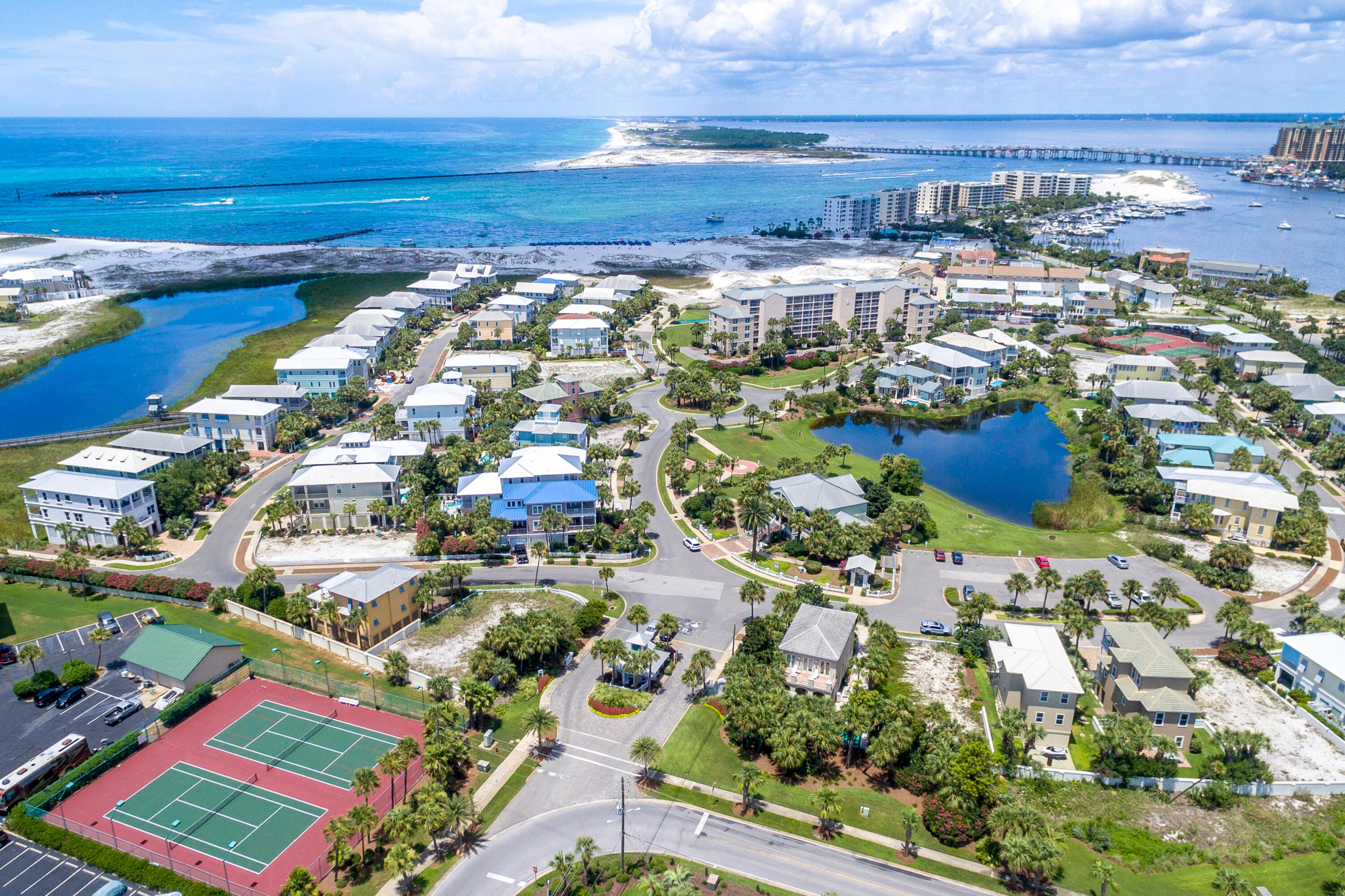 MAGNOLIA HOUSE - Residential