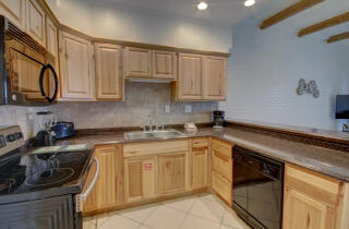 EL MATADOR CONDO - Residential