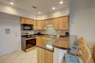 EL MATADOR CONDO - Residential