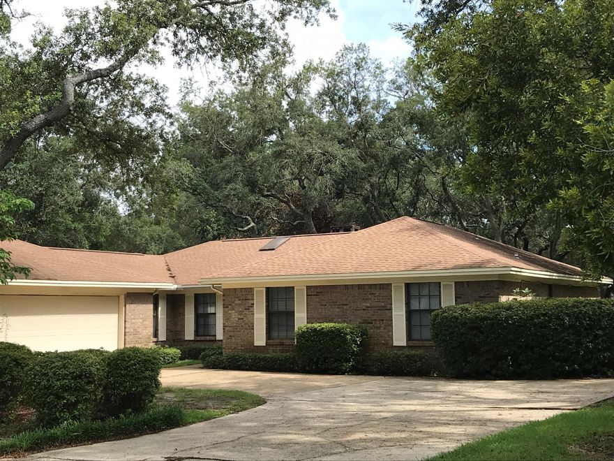 Excellent Floorplan with this all Brick 3 Bedroom 2 Bath Golf Course Home. This home has recent roof, A/C system and paint. Large screened porch off of Great Room. The driveway will be replaced.