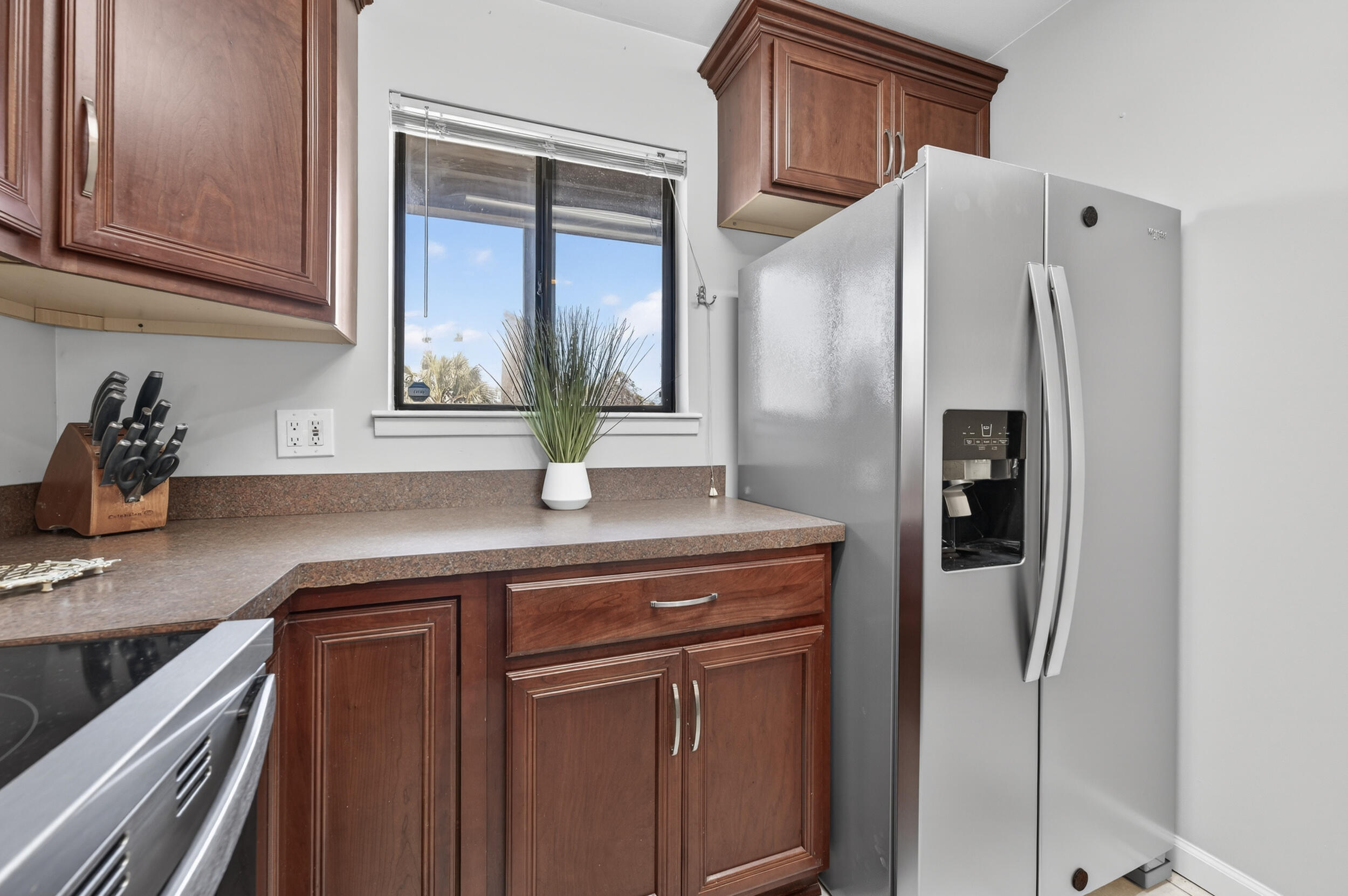 PORTSIDE CONDO - Residential