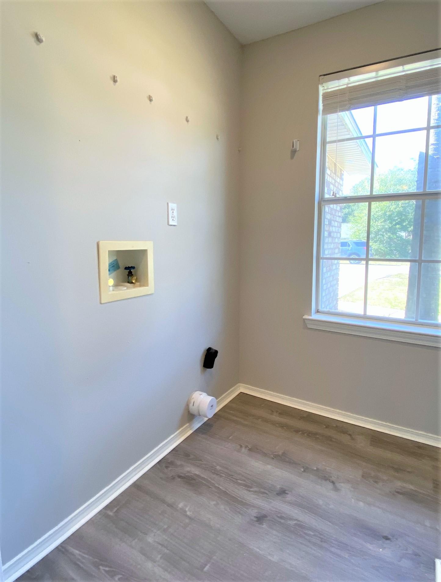 COUNTRY BREEZE ESTATES - Residential