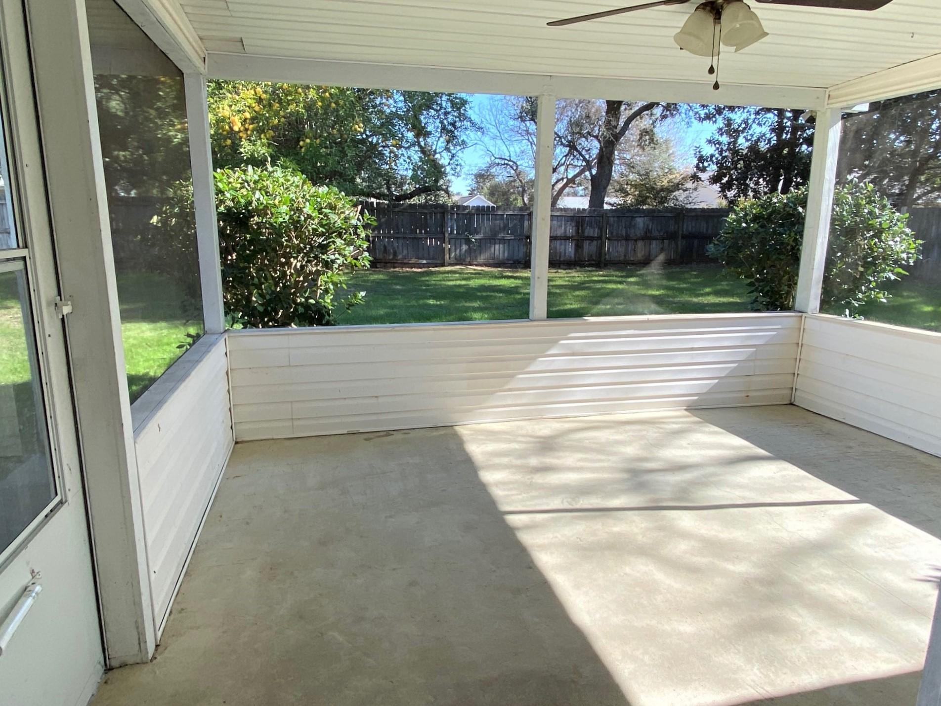 COUNTRY BREEZE ESTATES - Residential