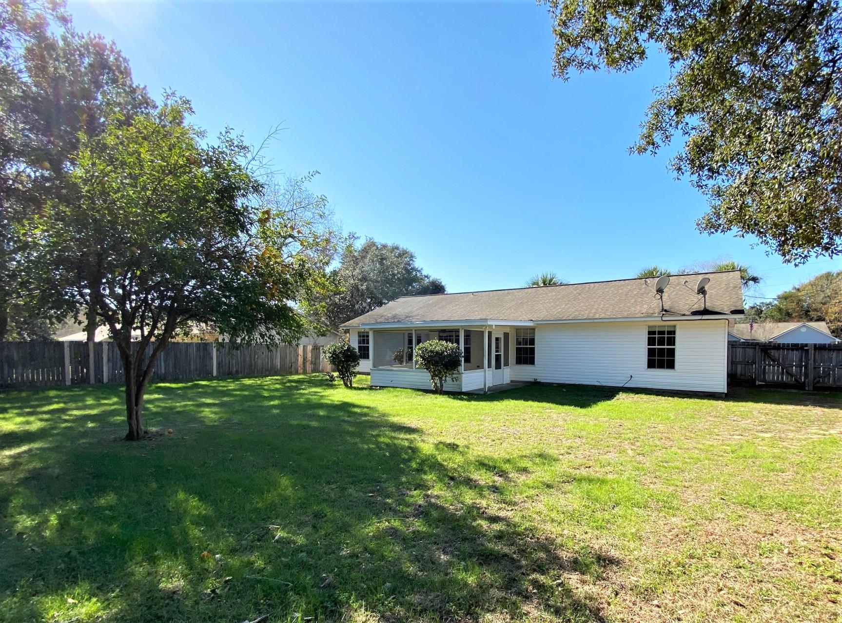 COUNTRY BREEZE ESTATES - Residential