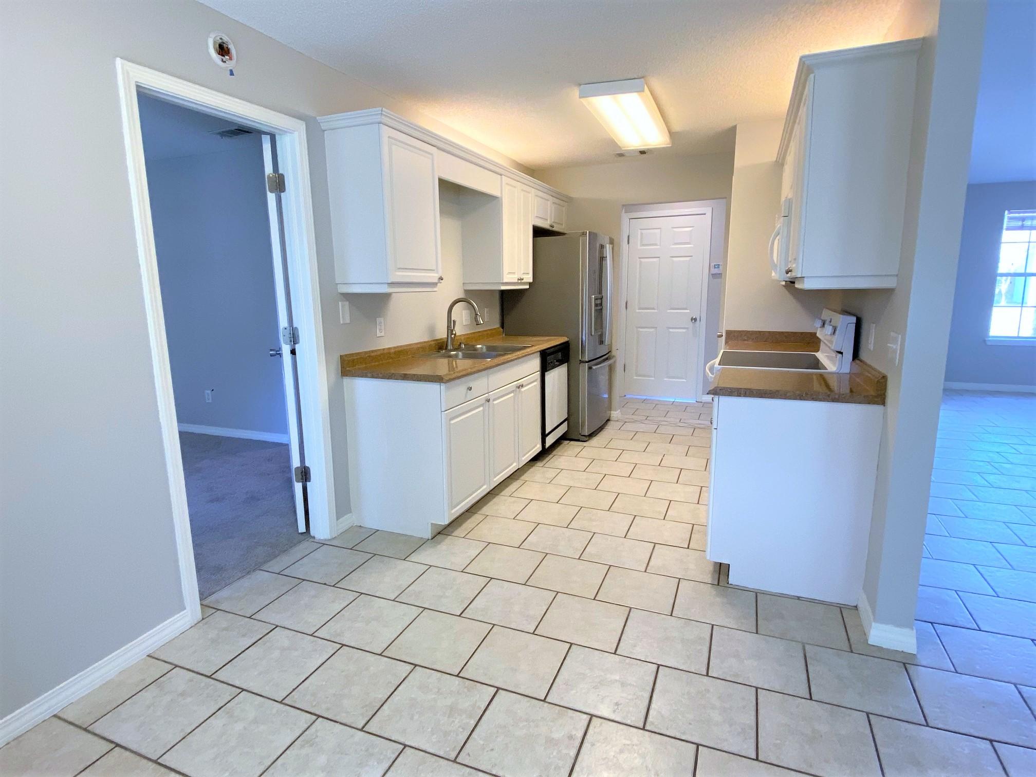 COUNTRY BREEZE ESTATES - Residential