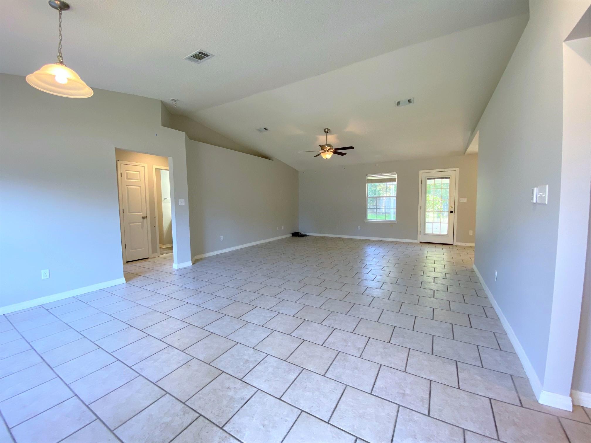 COUNTRY BREEZE ESTATES - Residential