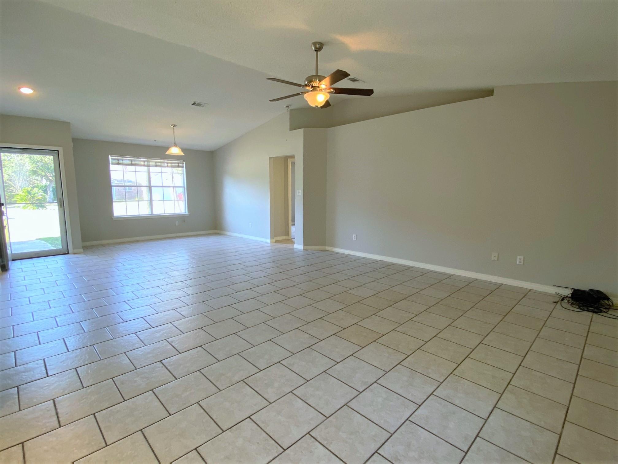 COUNTRY BREEZE ESTATES - Residential