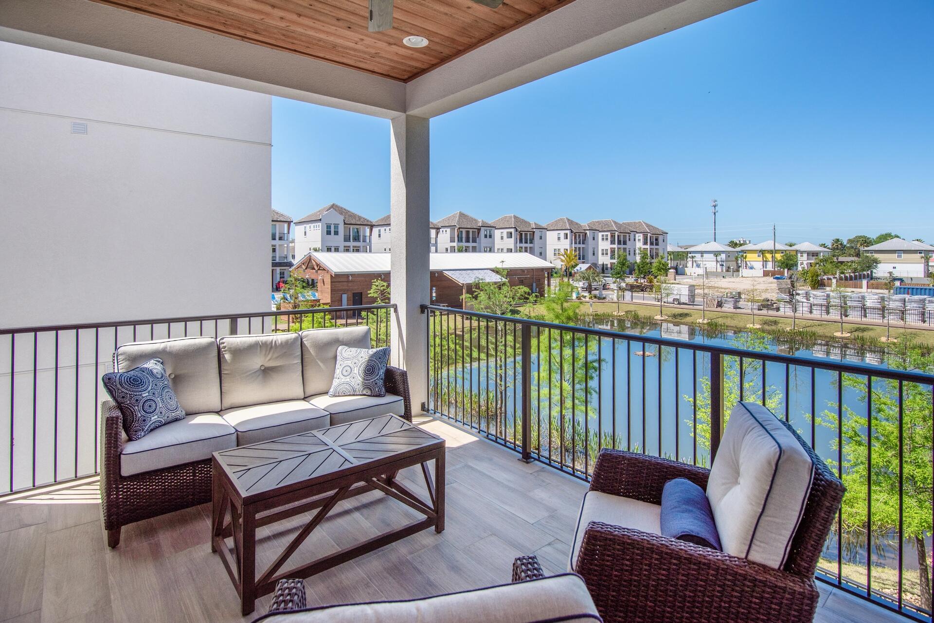 The Retreat at Miramar - Residential