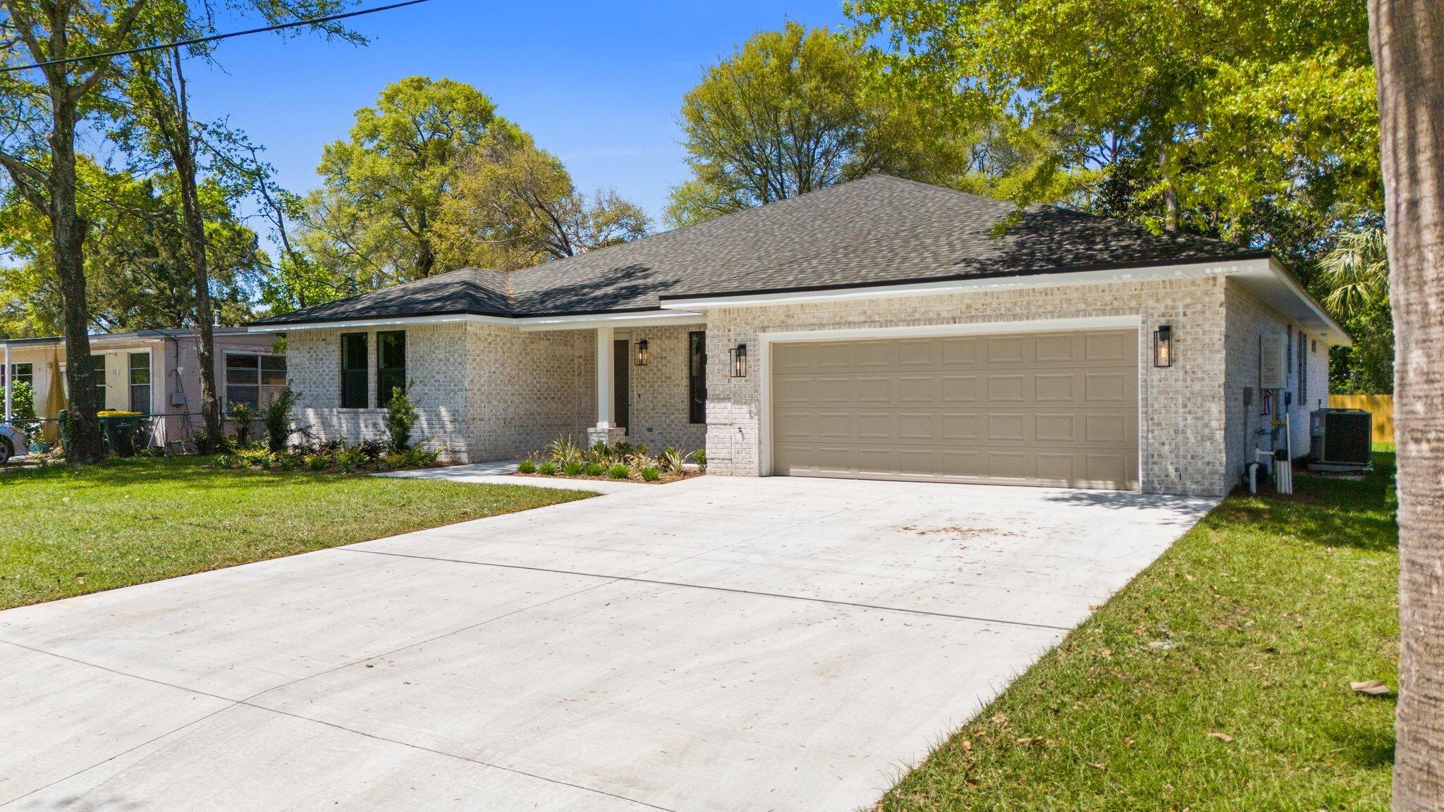 ELLIOTTS POINT 7TH ADDN - Residential