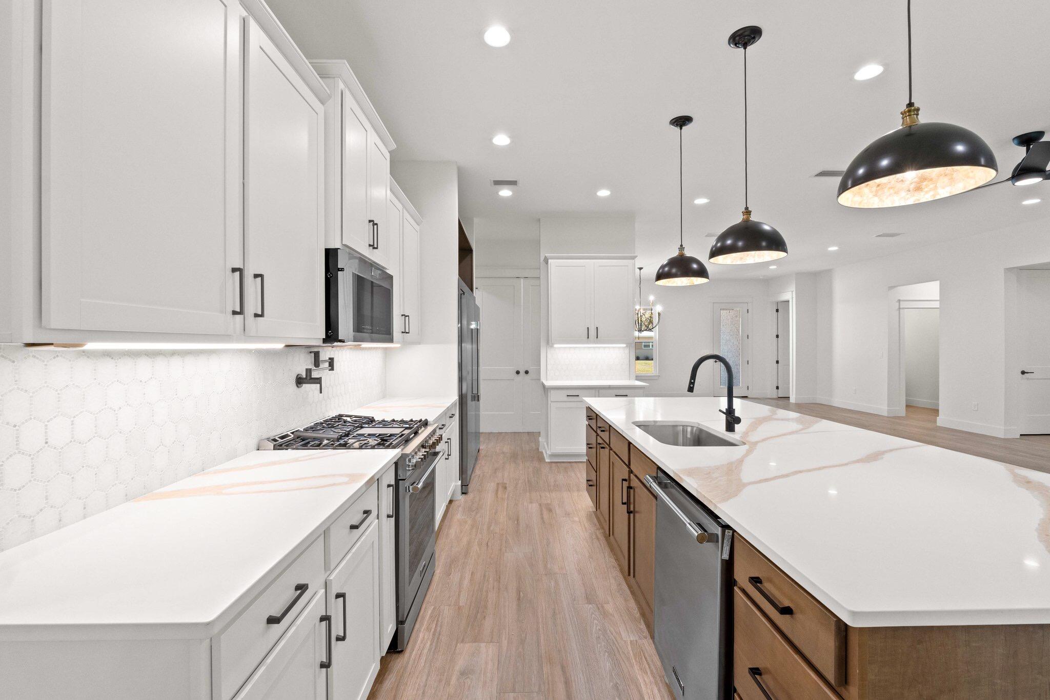 ELLIOTTS POINT 7TH ADDN - Residential