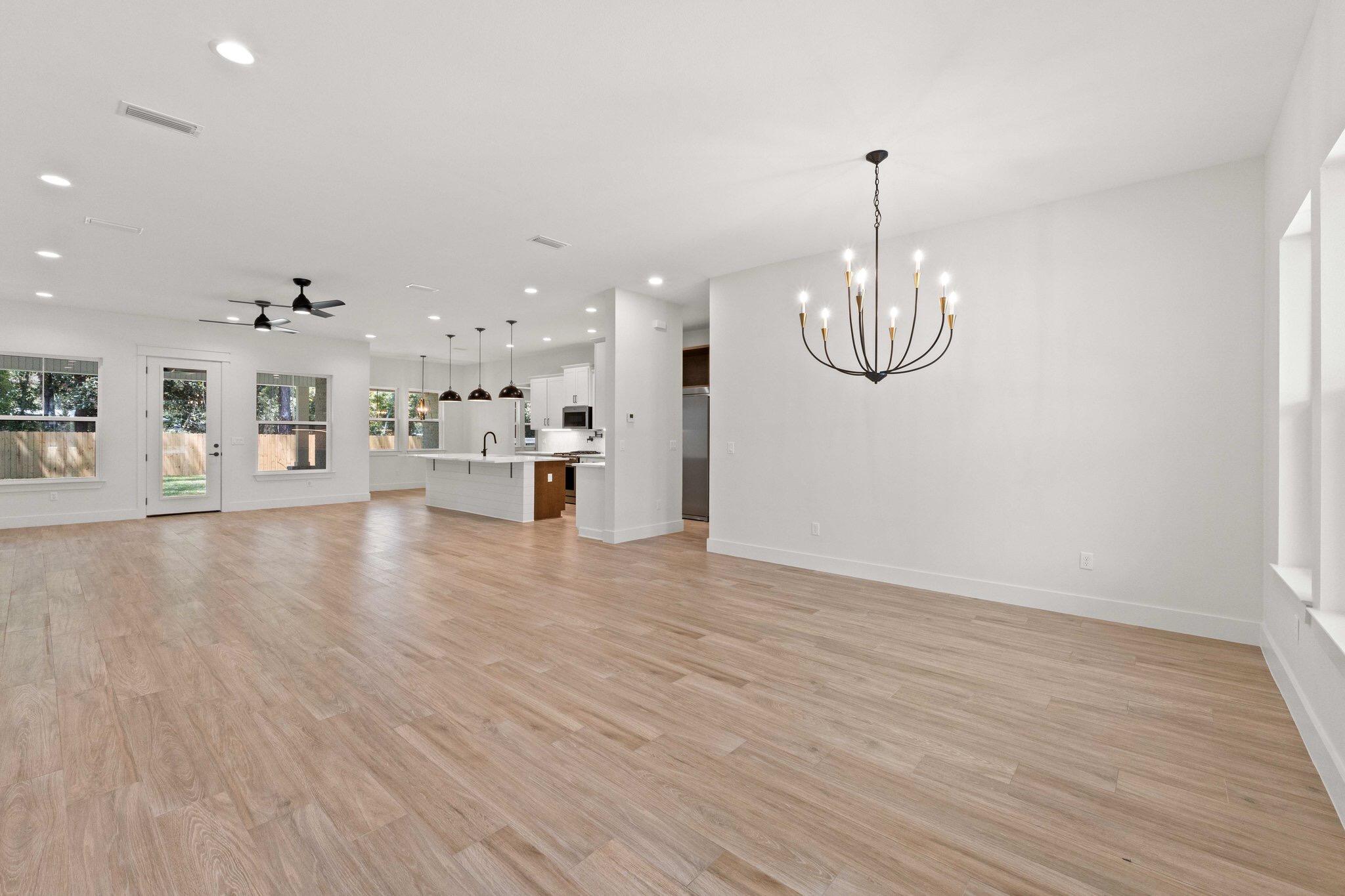 ELLIOTTS POINT 7TH ADDN - Residential