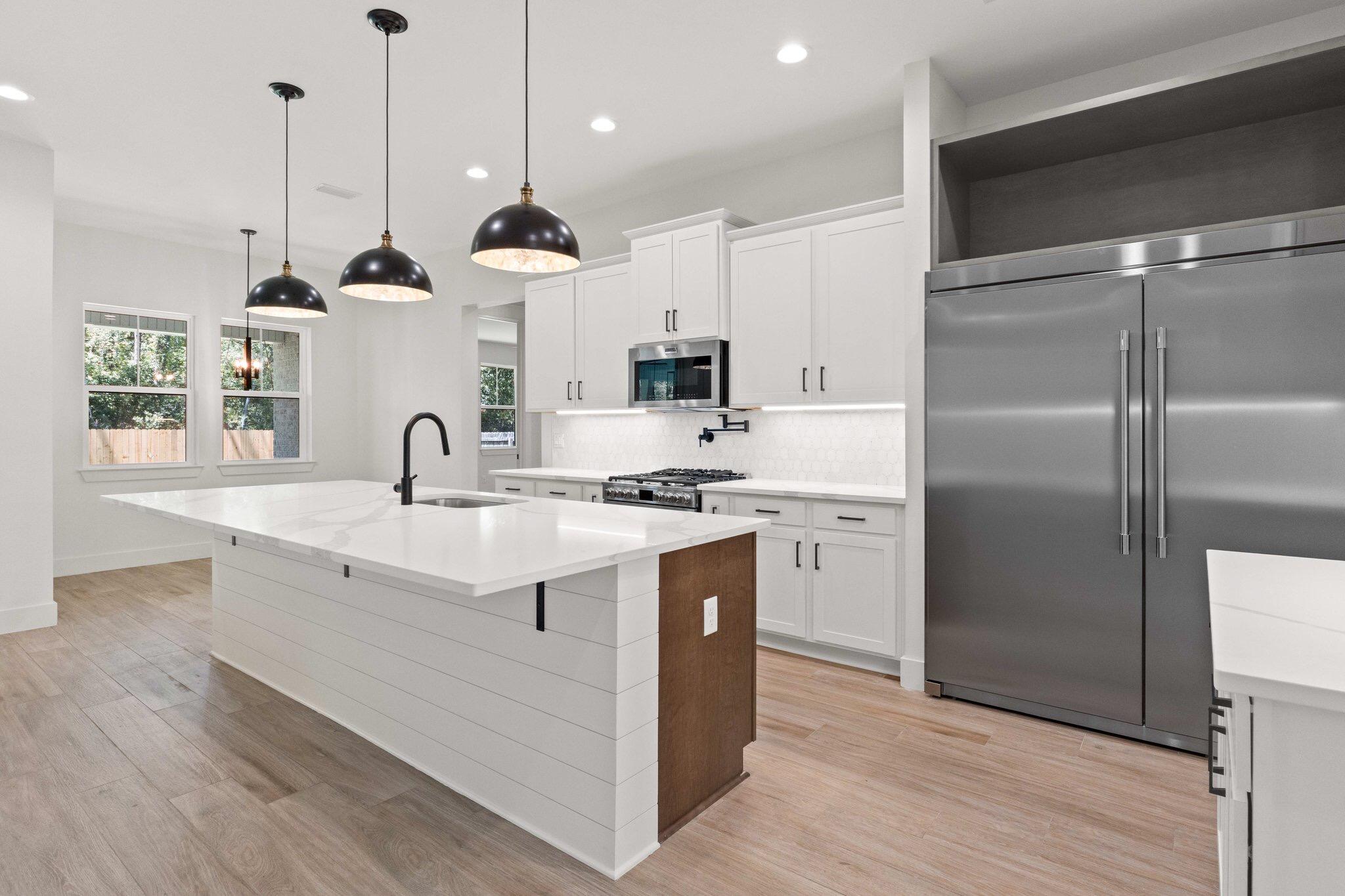ELLIOTTS POINT 7TH ADDN - Residential