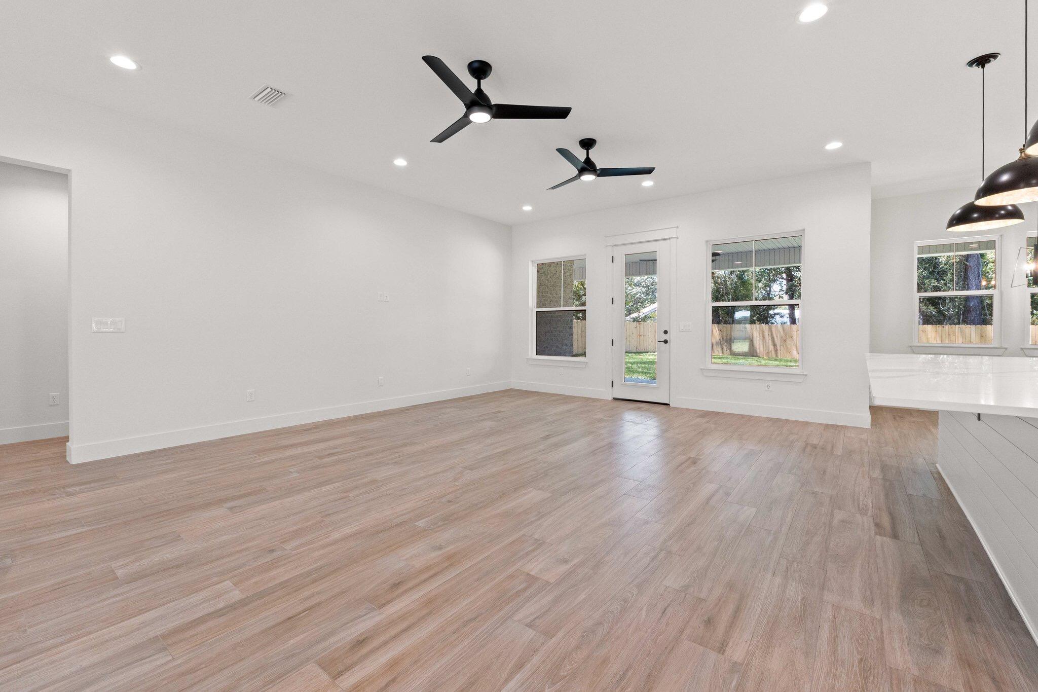ELLIOTTS POINT 7TH ADDN - Residential