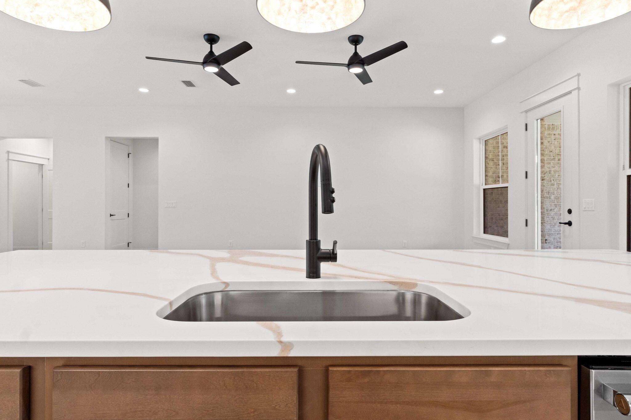 ELLIOTTS POINT 7TH ADDN - Residential