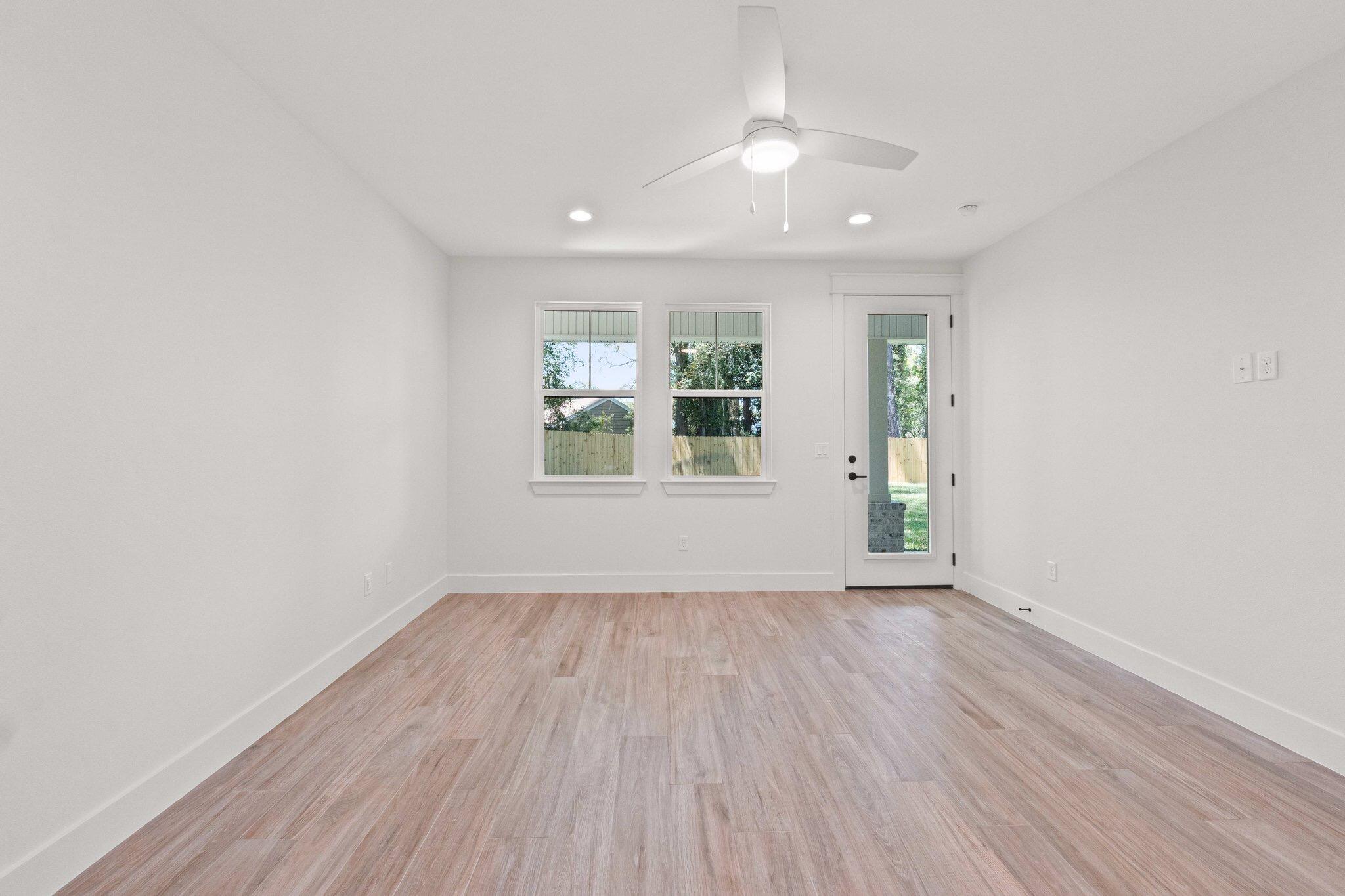ELLIOTTS POINT 7TH ADDN - Residential