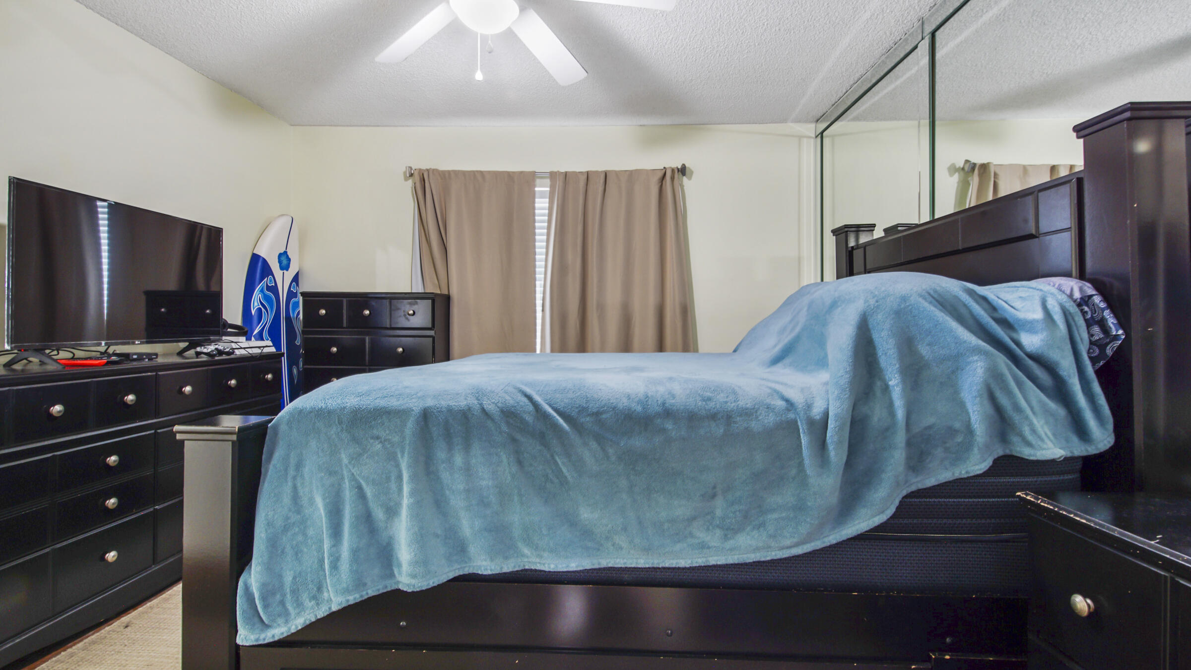 EMERALD SHORES - Residential