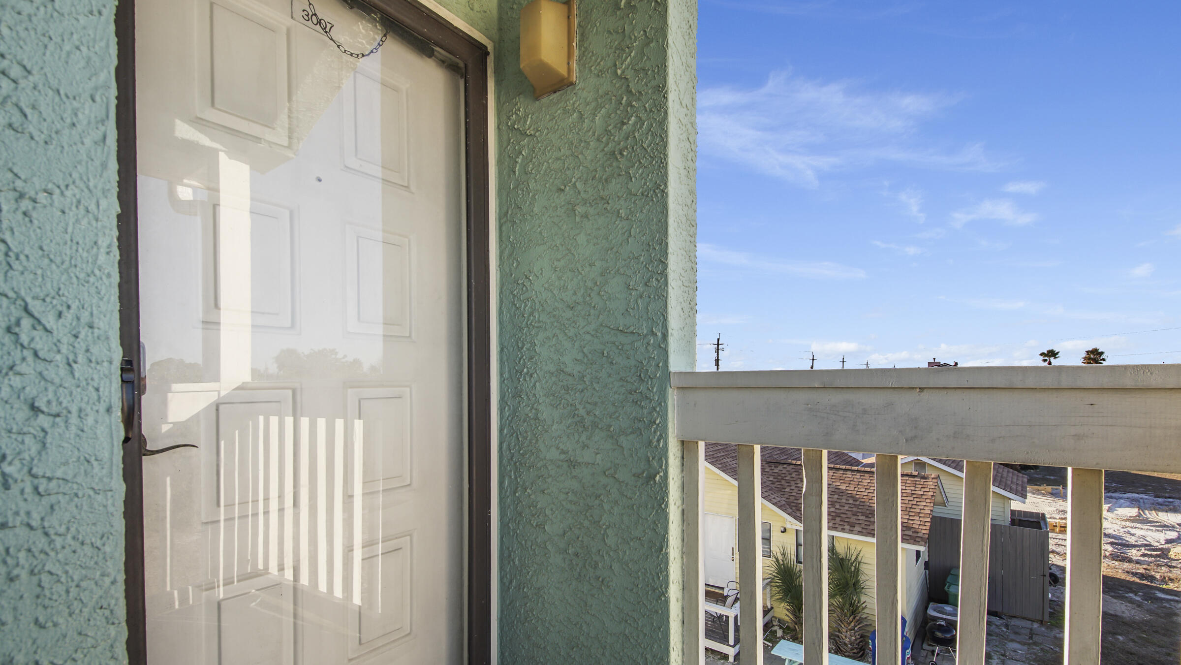 EMERALD SHORES - Residential