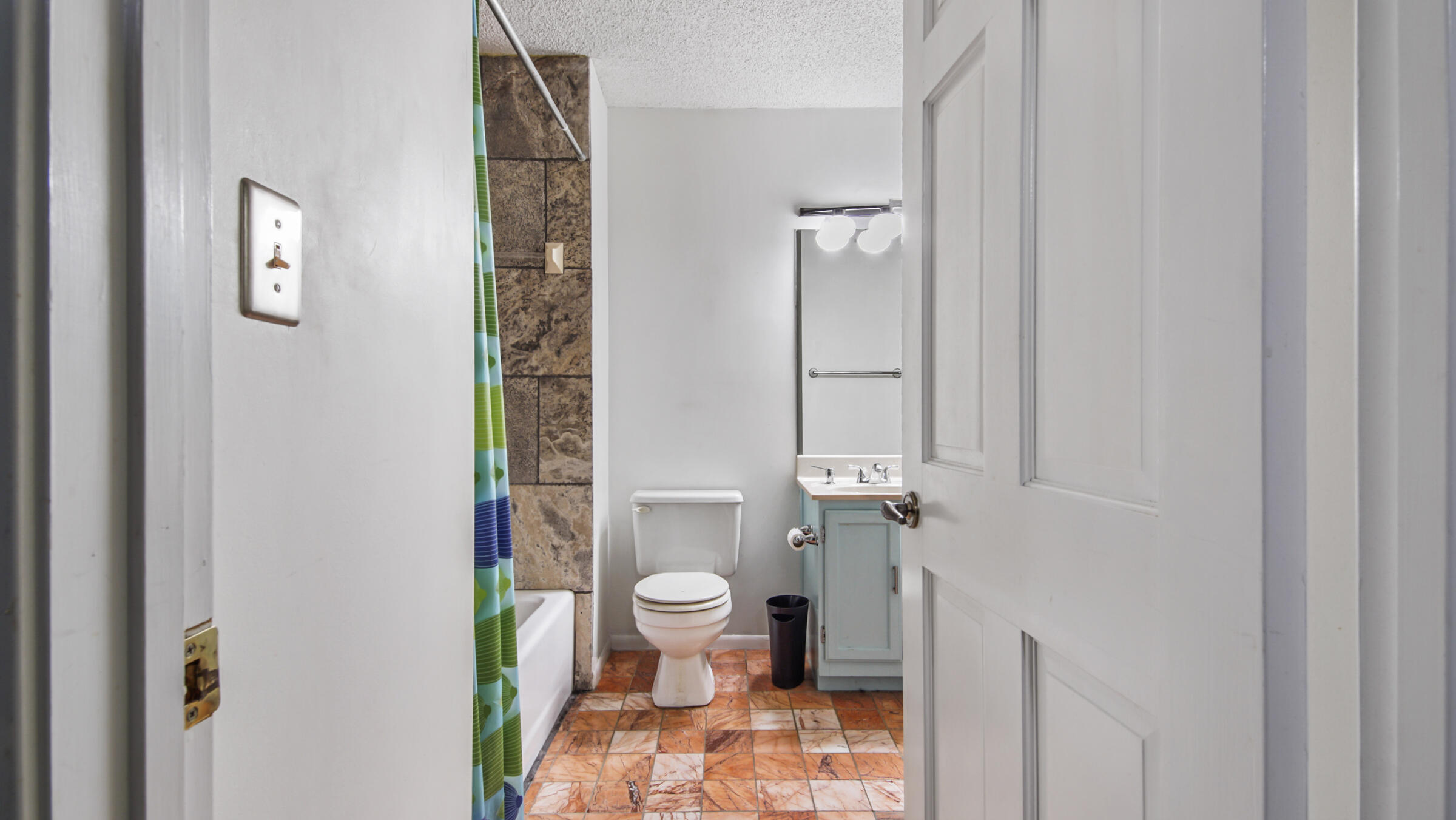 EMERALD SHORES - Residential