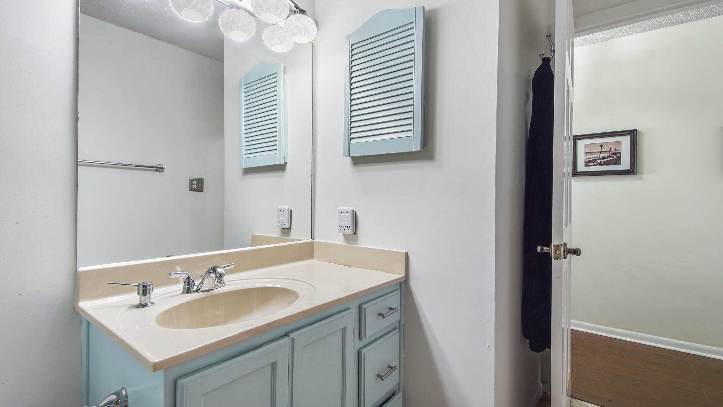 EMERALD SHORES - Residential