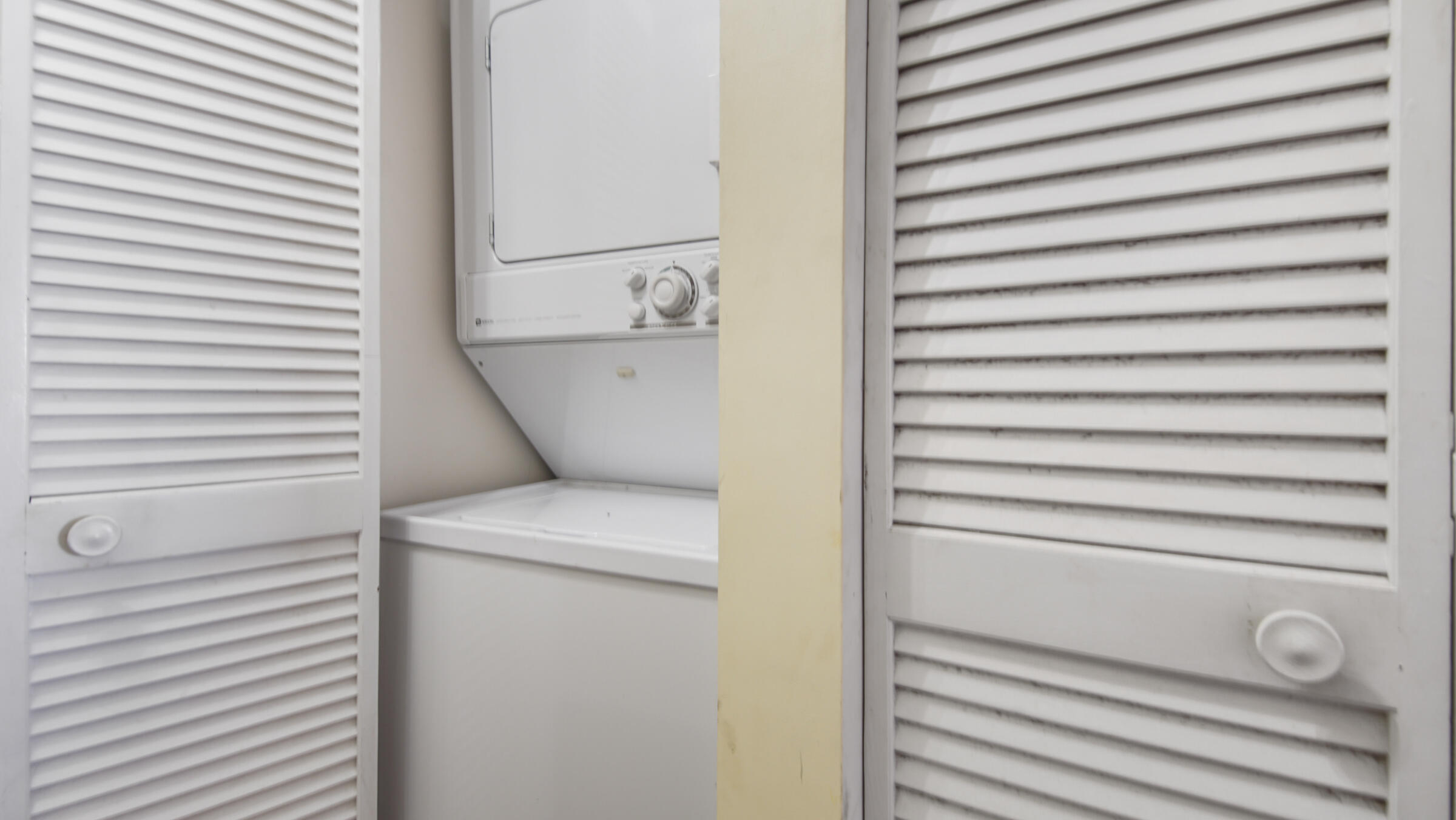 EMERALD SHORES - Residential