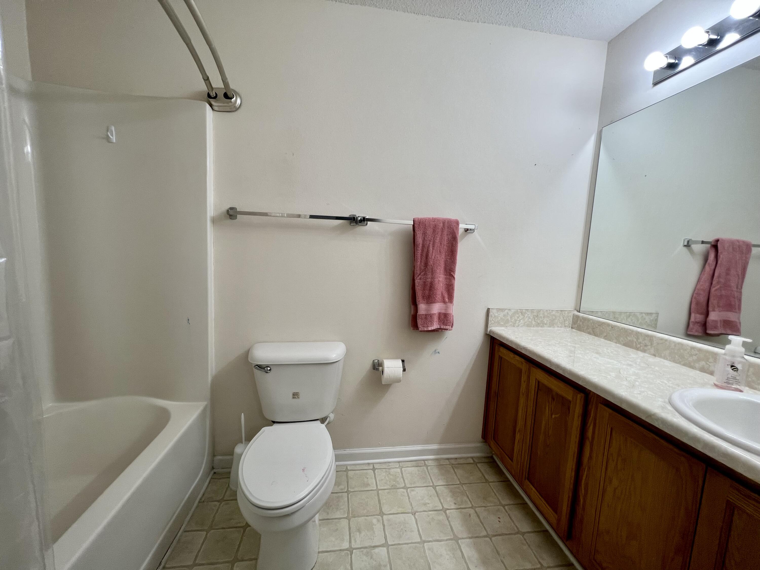 ROLLING PINES - Residential