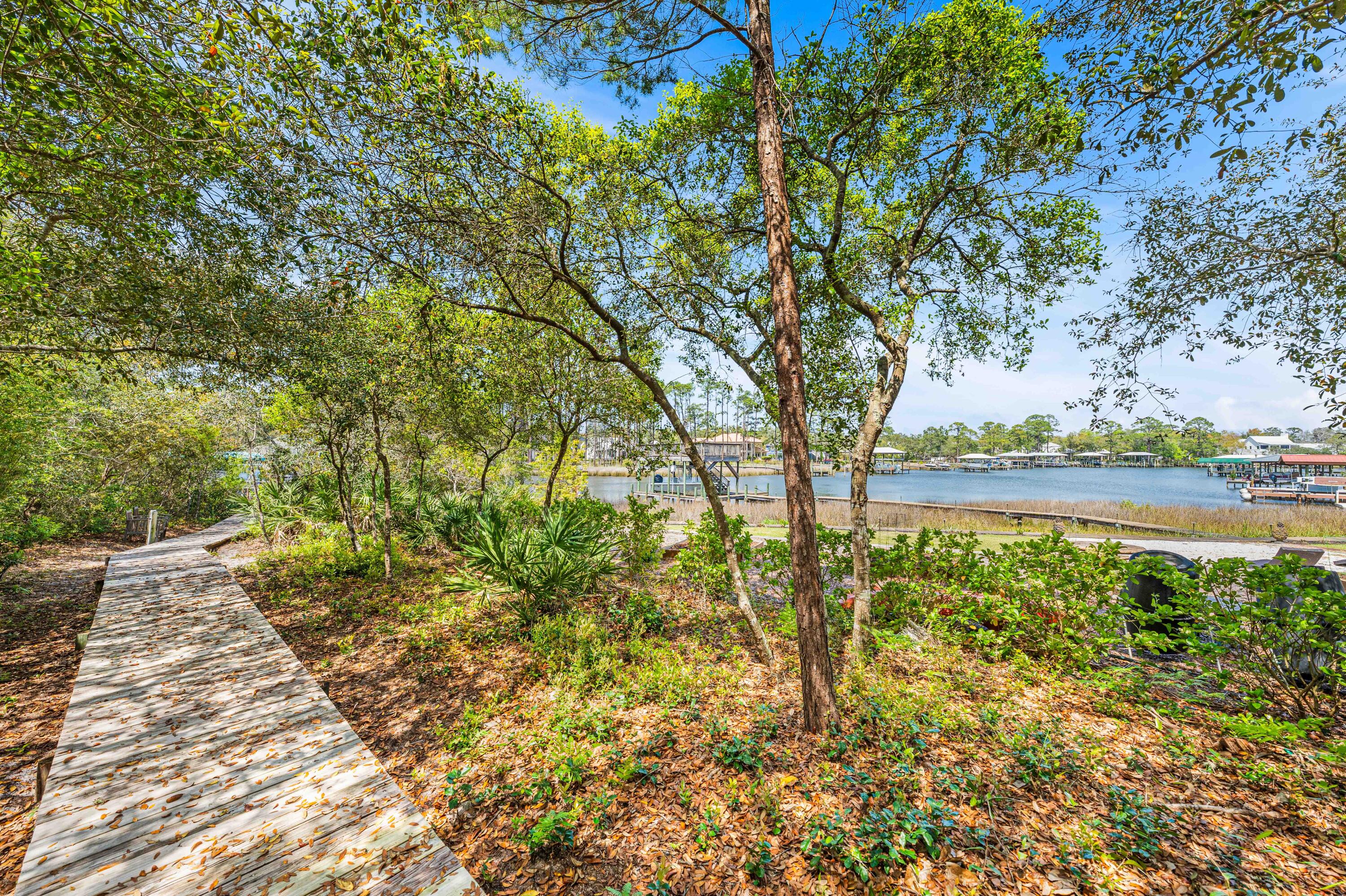 BAYOU POINT - Residential