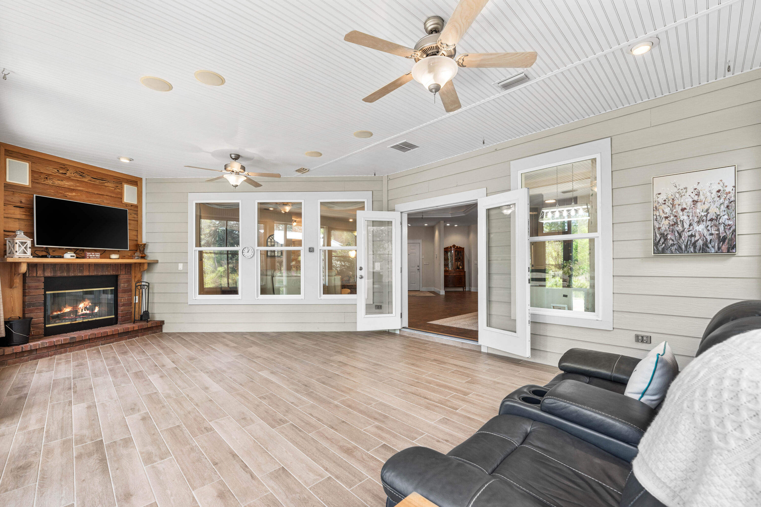 BAYOU POINT - Residential