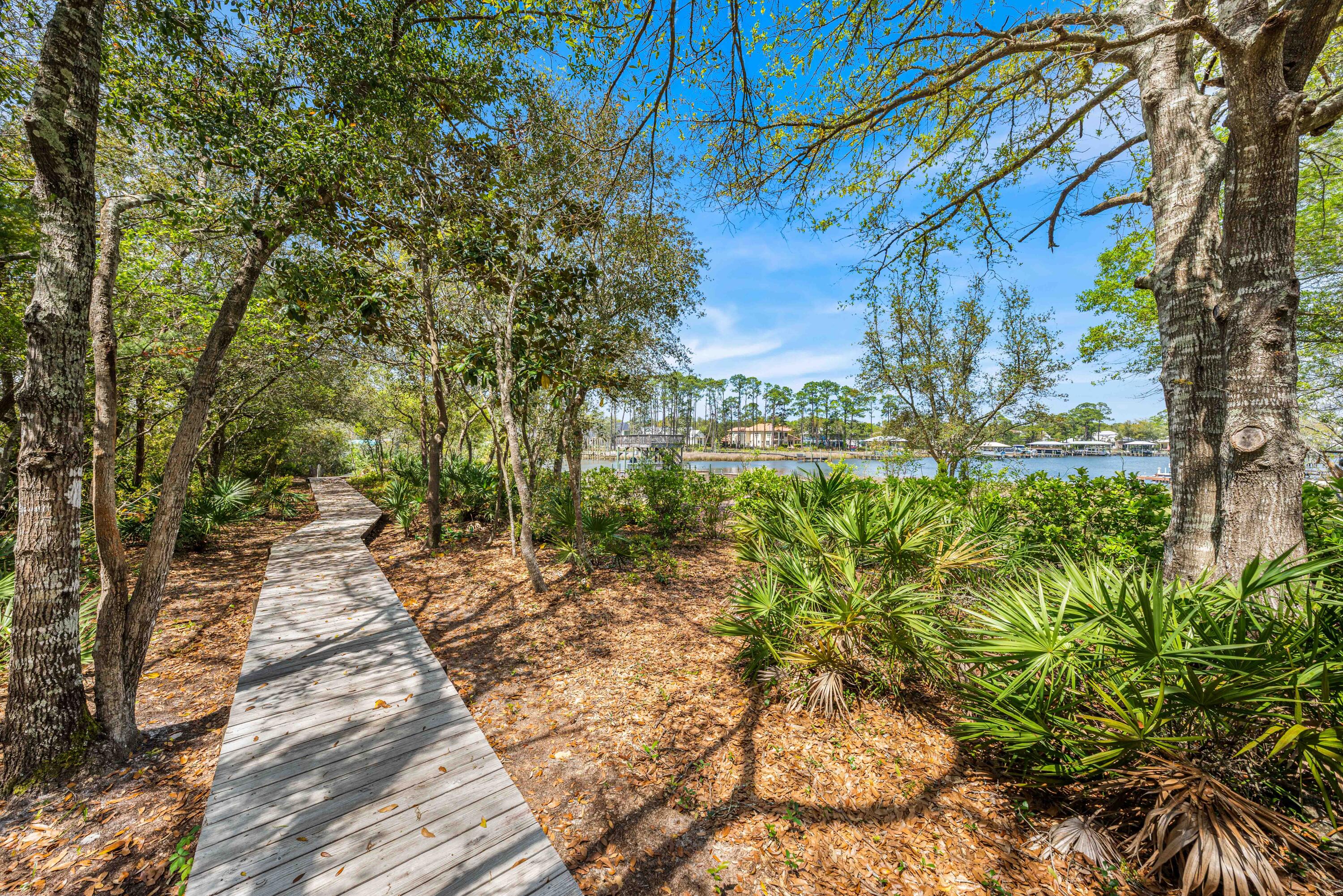 BAYOU POINT - Residential