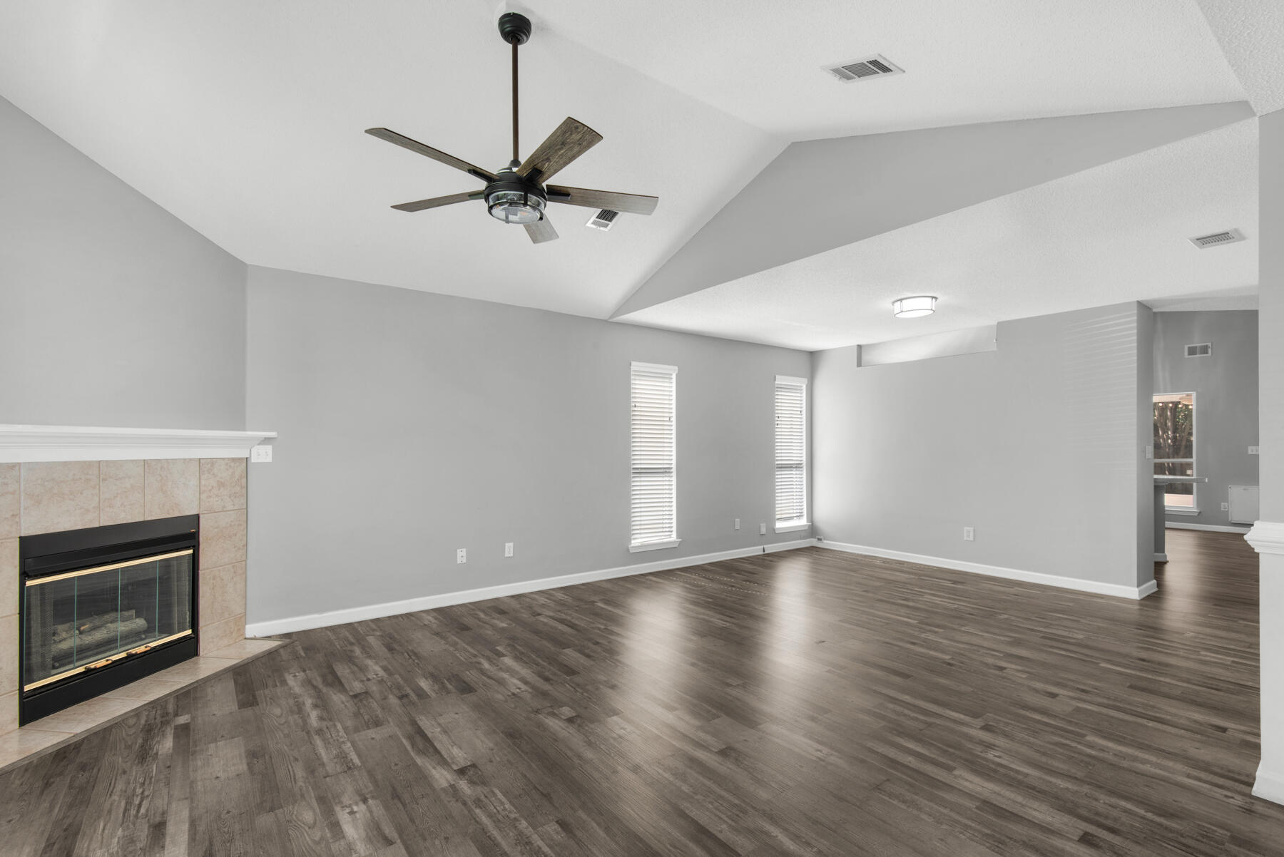 HUNTERS RUN S/D - Residential