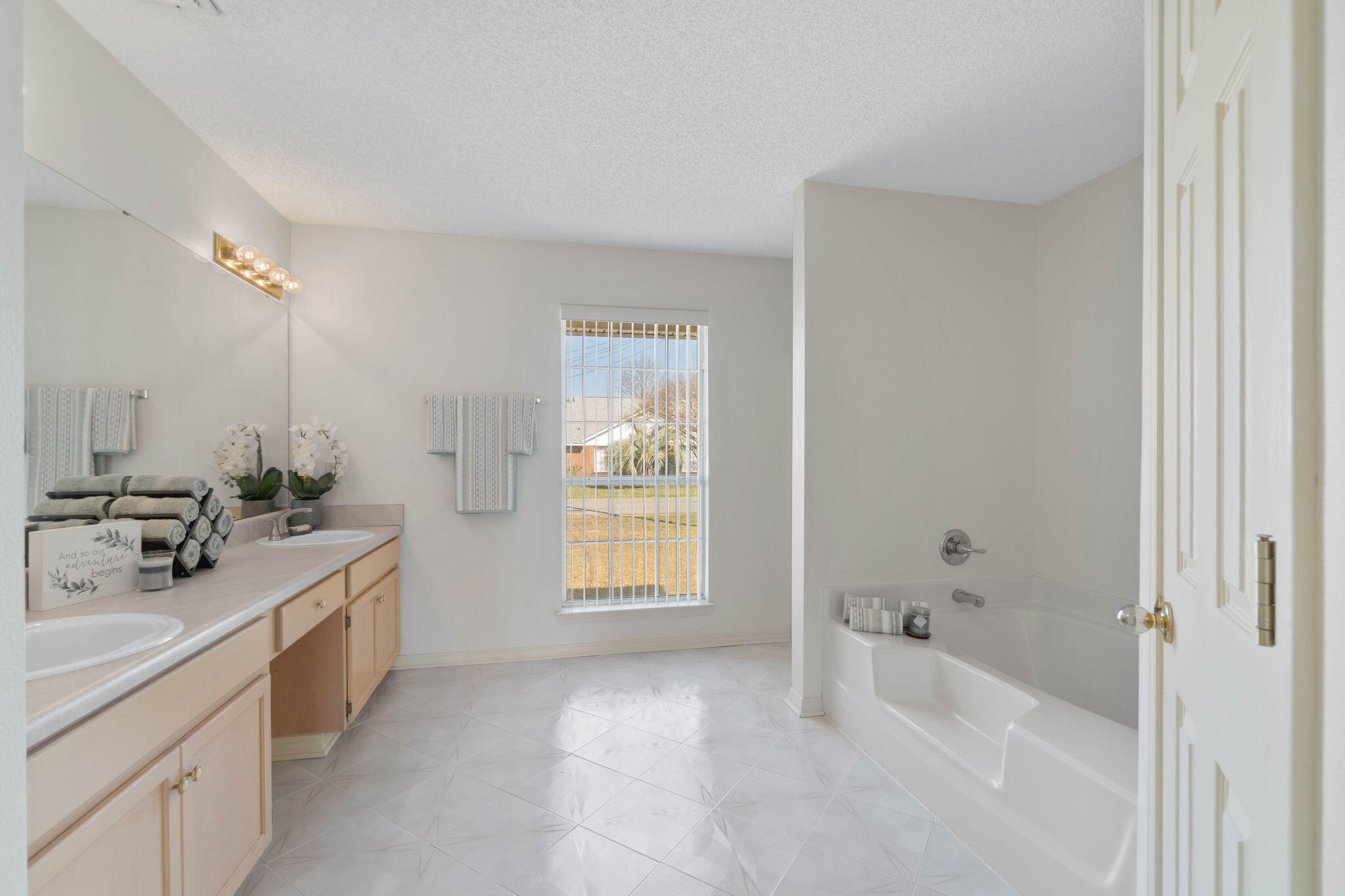 LIVE OAK - Residential