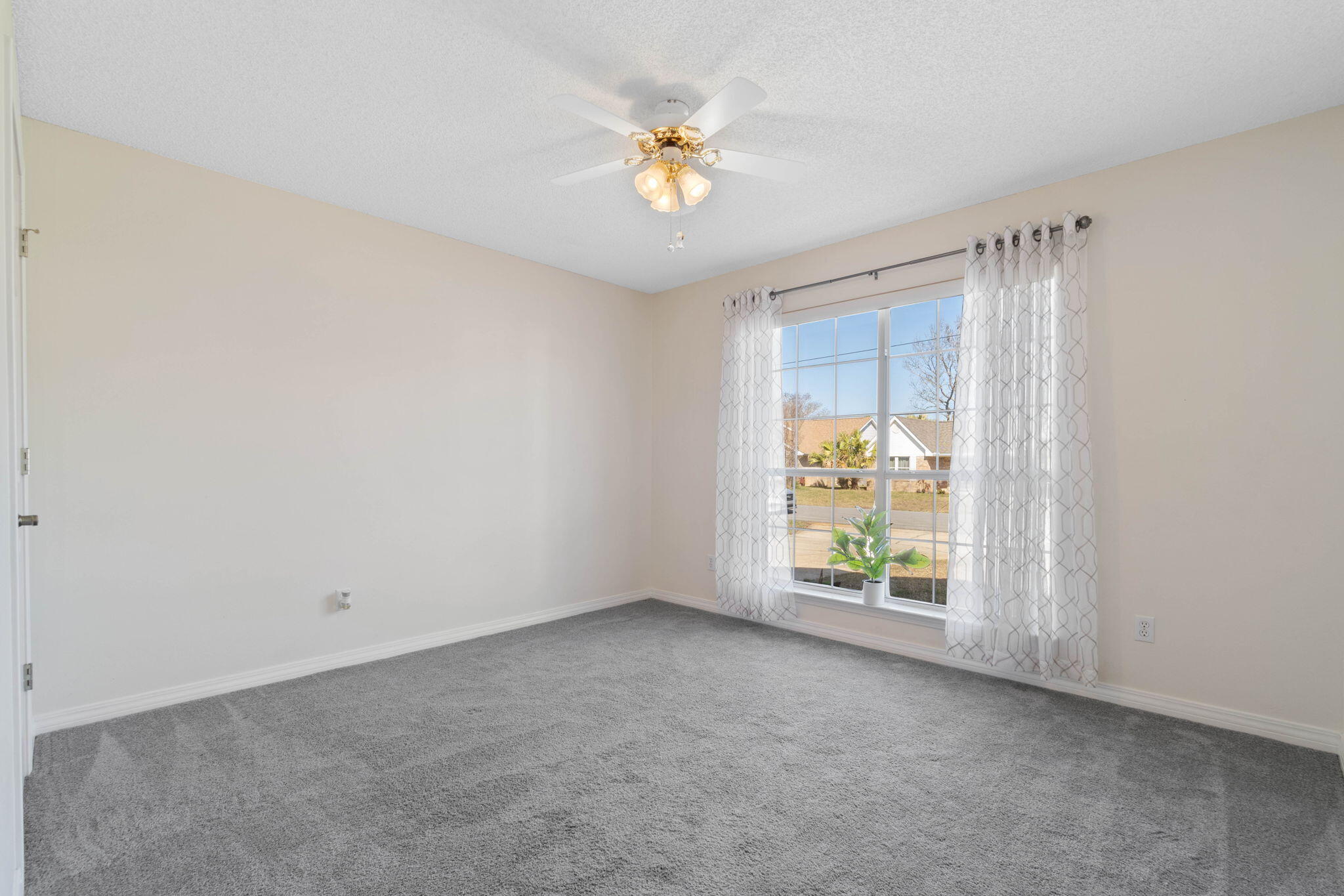 LIVE OAK - Residential