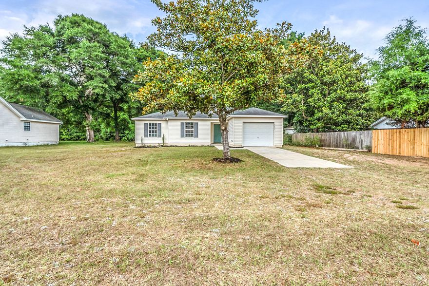 Cute like new home in the north part of Crestview! Located just minutes from the new Publix shopping center! This home is a gem! It features new paint, LVP flooring through out the whole house, GRANITE countertops and stainless appliances! Don't miss out on this wonderful home! Call today!