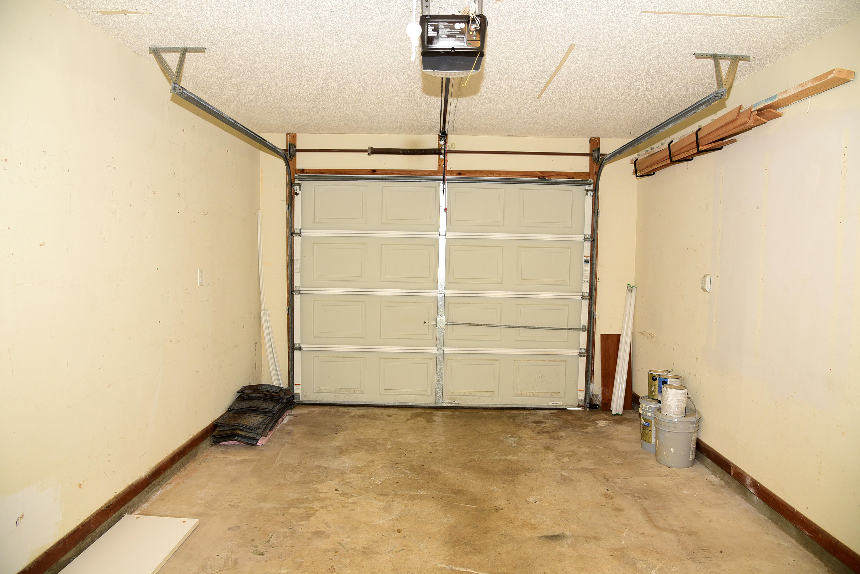 KELLY HILL ESTATES - Residential Lease