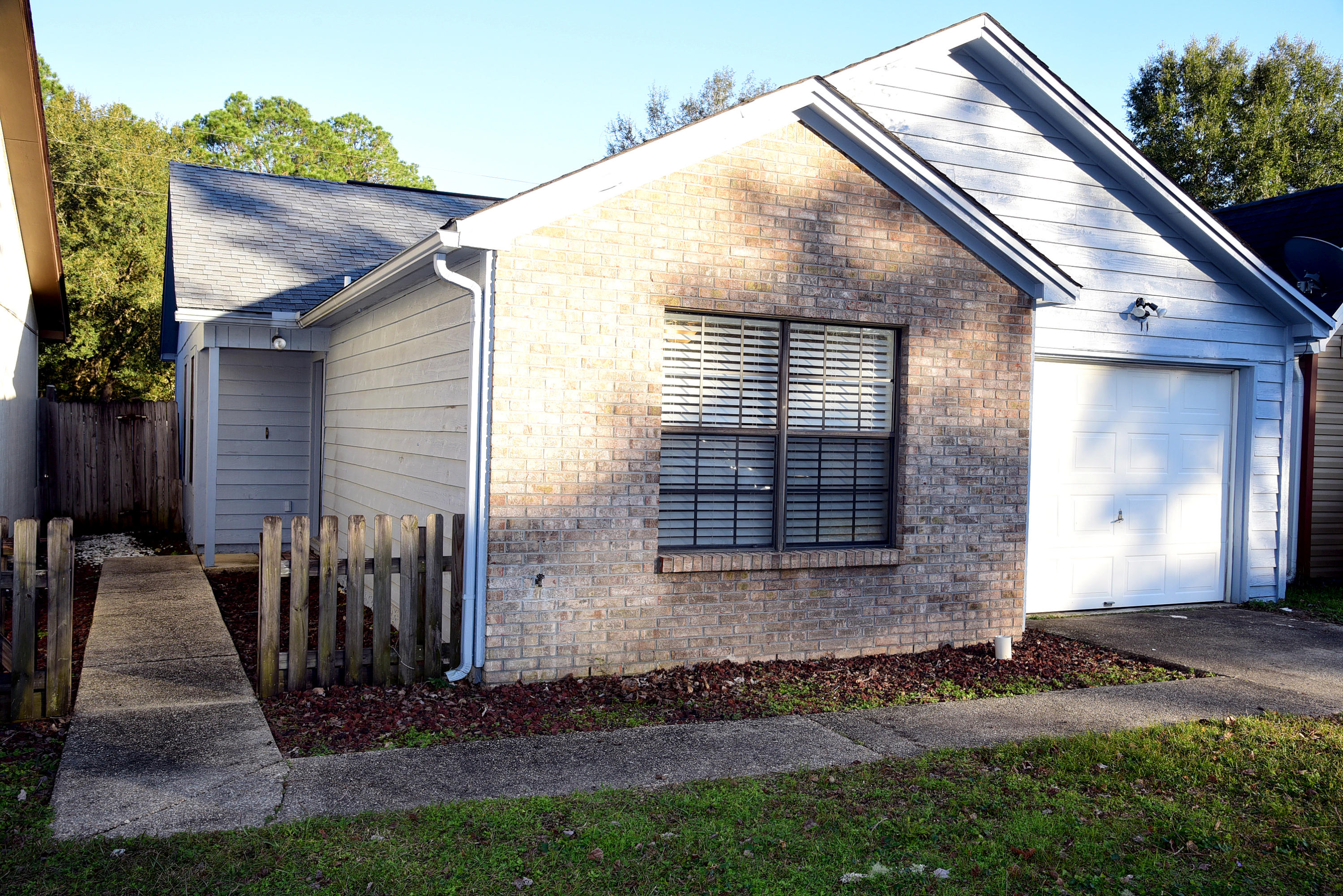 KELLY HILL ESTATES - Residential Lease