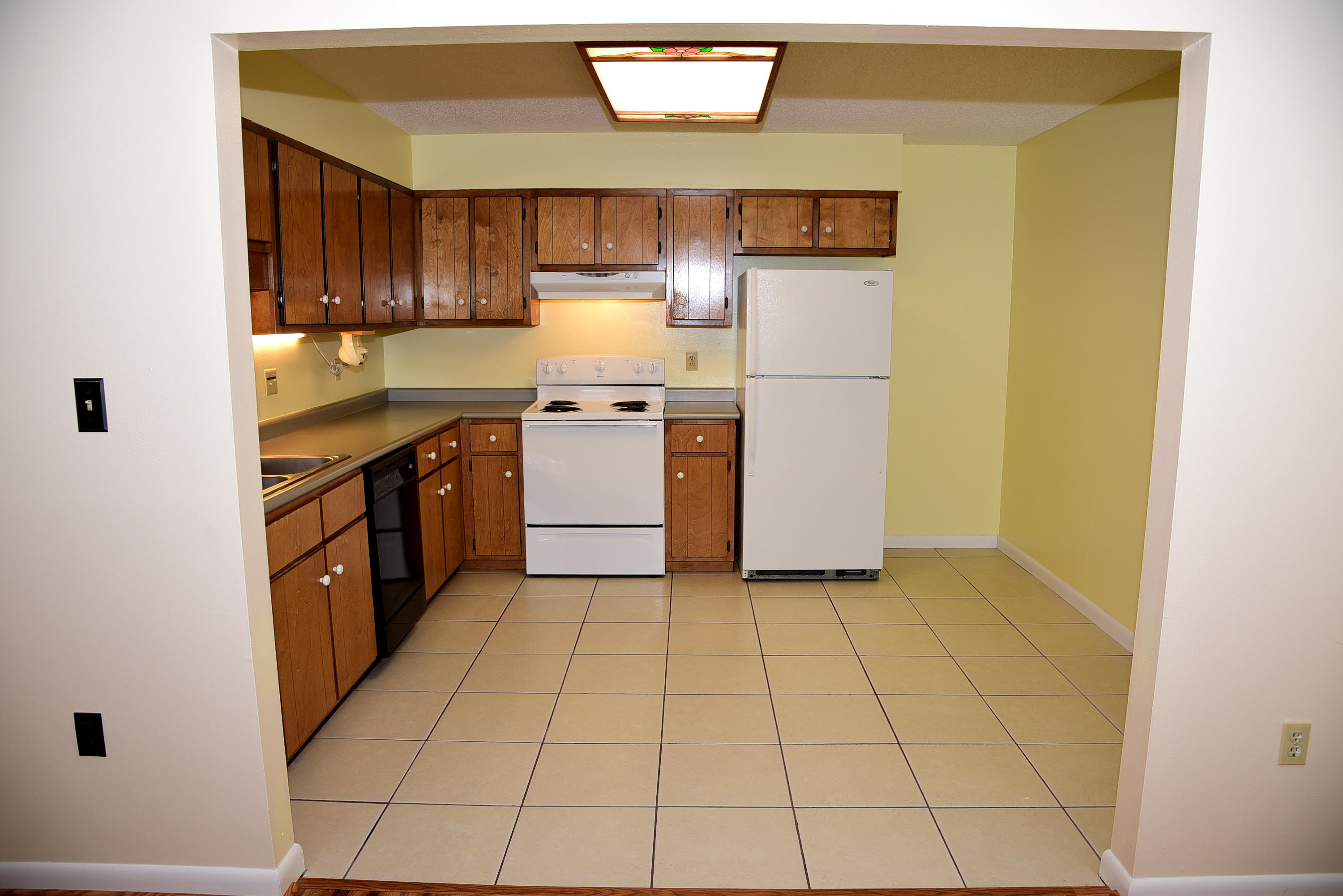 KELLY HILL ESTATES - Residential Lease